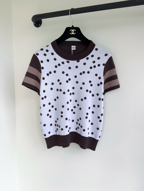 Her25 Women's Polka Dot Silk Blend Knit Short Sleeve Top 1 Her25 Women's Polka Dot Silk Blend Knit Short Sleeve Top