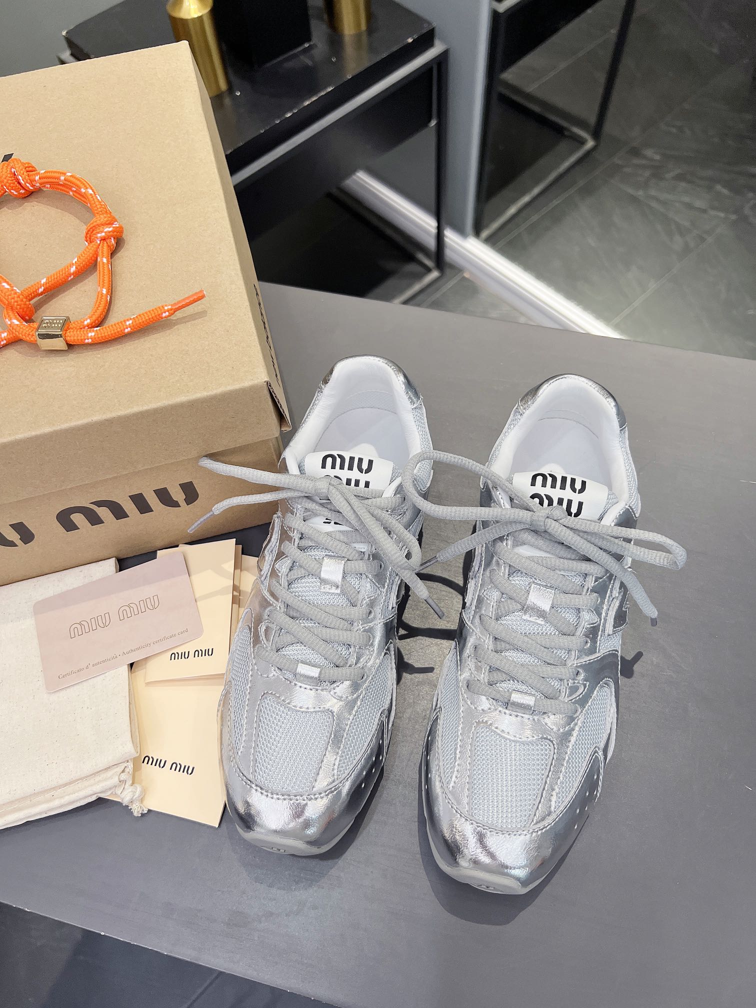 Miu Miu x New Balance 530 Silver Sneakers - Limited Edition Collaboration 10 i1719367646 4151 0