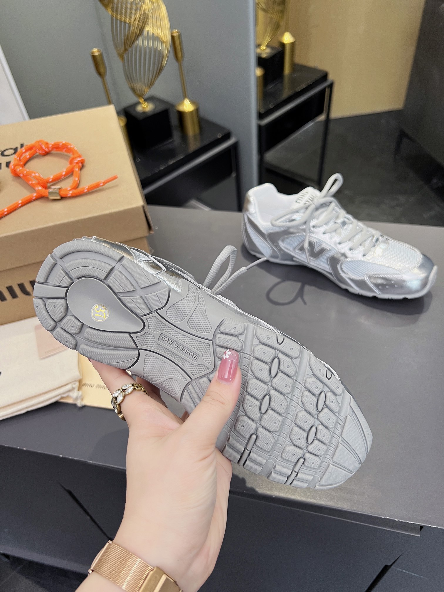 Miu Miu x New Balance 530 Silver Sneakers - Limited Edition Collaboration 6 i1719367646 4639 8