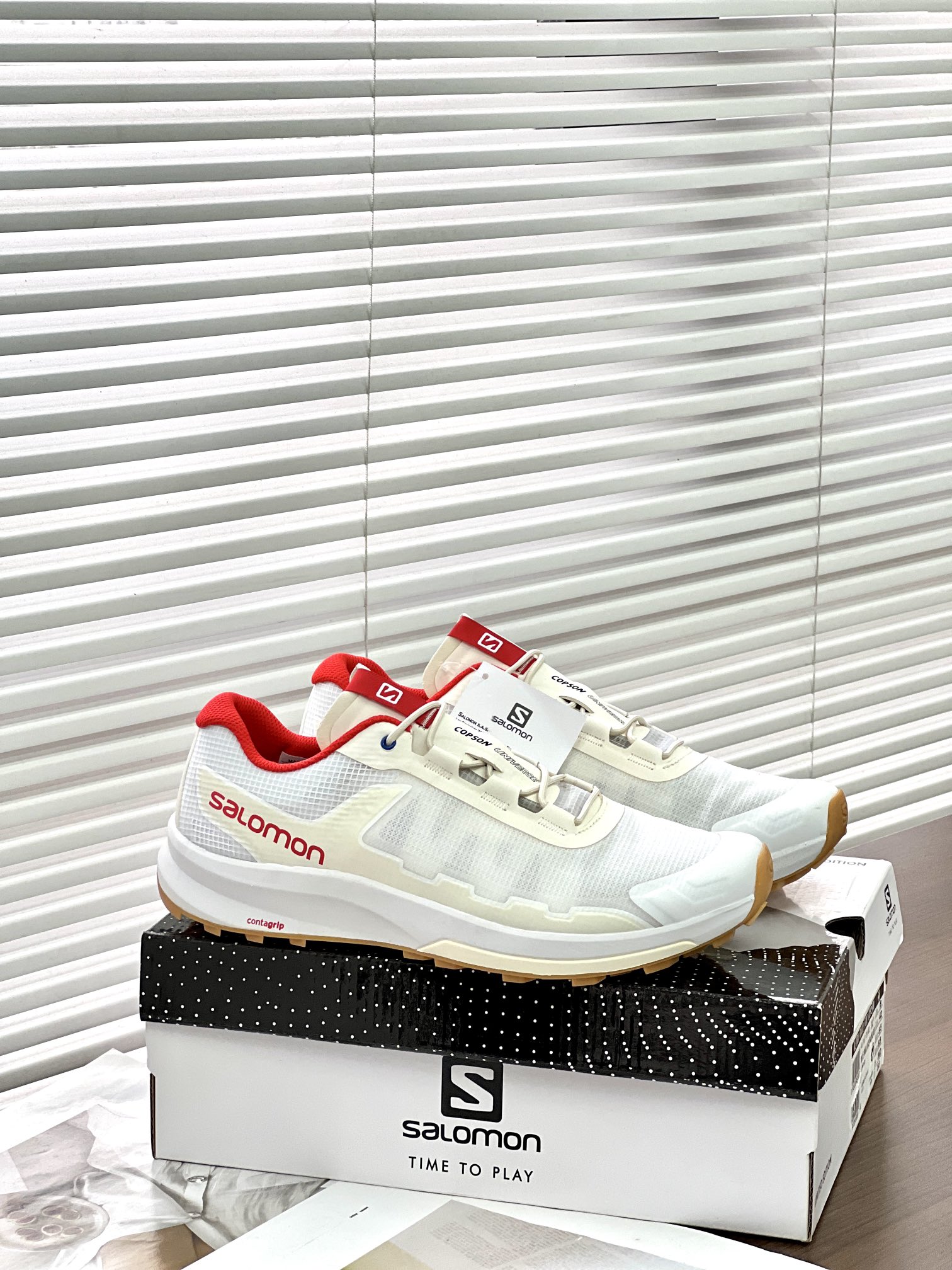 NO:274923,Running volume and price. 2025 popular national brand Salomon X COPSON ULTRA Casual Outdoor Sports Running Shoes This product integrates recyclable materials into the design, so that the perfect combination of running shoes performance and sustainability is verified. Seamless upper is matched with Vibram soles, providing excellent fit, cushioning and grip, demonstrating the best performance, and greatly reducing environmental footprint. Product technology: Norda splits the embossed Dvneema upper fabric through laser cutting and uses hot press to stitch the upper. Not only does it improve the comfort of wearing, but it also increases the sense of function on the basis of reducing stitching. It is soft and comfortable to rebound with popcorn soles. It uses salomon contaqrip outsole to make the soles lighter soles make the soles better. Lighter and more resilient  Salonmon midsole.39-40-41-42 (sports shoe size),,sneakers19860909跑量价 .2025火爆全国品牌萨洛蒙SALOMON X COPSON ULTRA 休闲户外运动跑鞋 此款产品将可回收材料融入设计,从而让跑鞋性能和可持续性的完美结合得到验证.无缝鞋面搭配 Vibram 鞋底,提供卓越贴合性、缓冲性和抓地力,彰显最佳性能,大幅降低环境足迹. 产品工艺:Norda通过激光切割的方式分割压花 Dvneema 鞋面面料,并使用热压方式缝合鞋面.不仅在穿着时提高了穿着舒适感,也能在减少缝线的基础上增加了机能感.搭配爆米花鞋垫柔软舒适回弹好 采用salomon contaqrip外底使鞋底更加轻盈鞋底让抓地力更佳.轻盈且更具韧性的 salonmon中底.39-40-41-42 (运动鞋尺码),,sneakers,Men's shoes