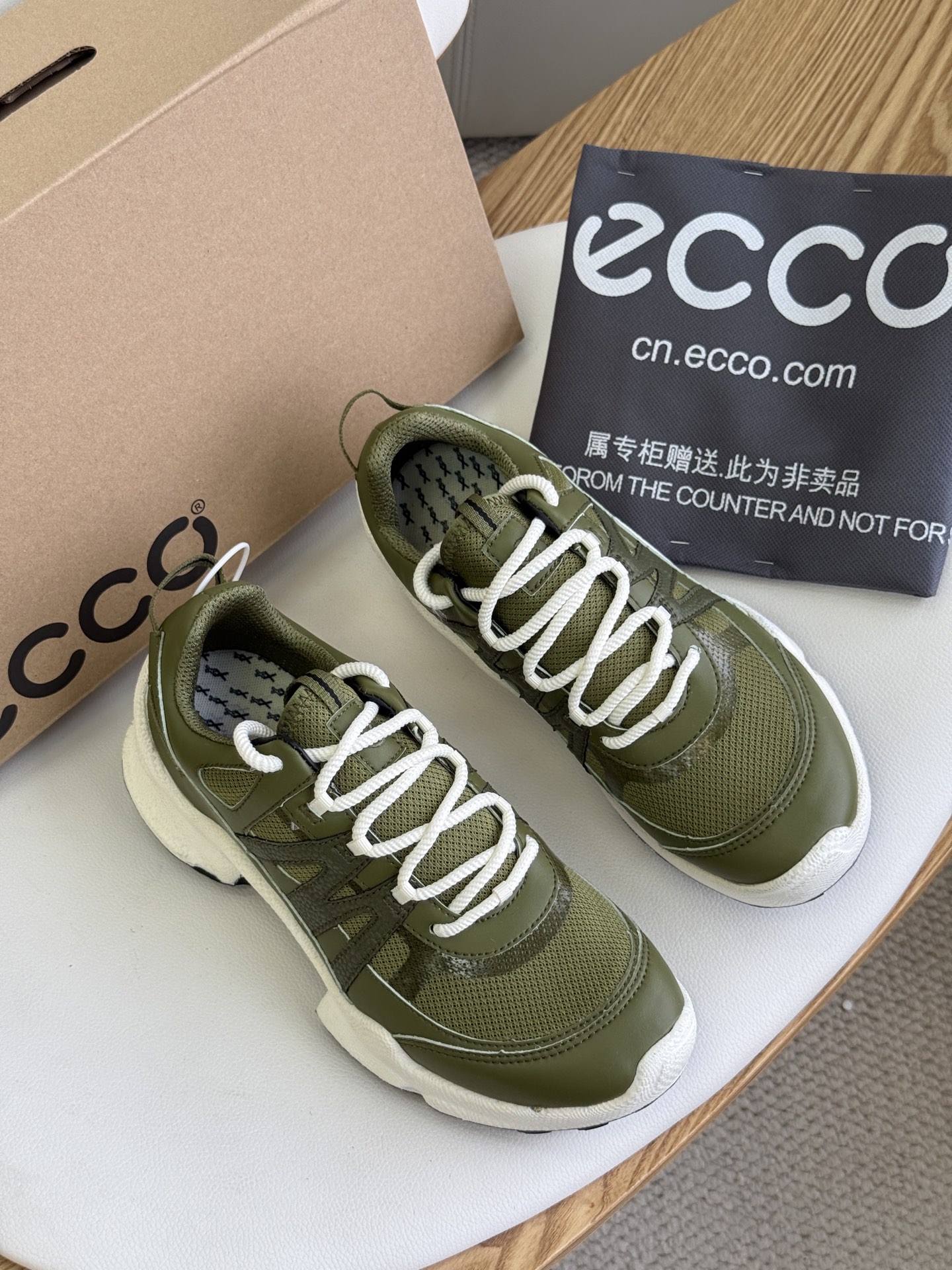 NO:279005,Green, 39-44 yards, pure original,19860909绿色、39-44码,纯原,,Men's shoes