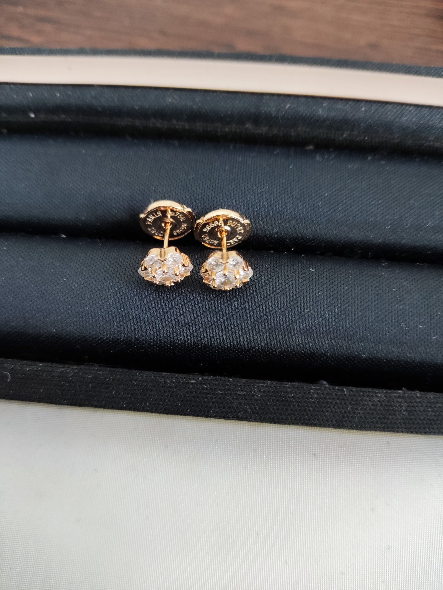 NO:101112,VCA small flower earrings rose gold platinum 925 sterling silver material, Bulgari earrings, bvlgari, pure silver19860909vca小花耳钉玫瑰金 白金 925纯银材质,宝格丽耳钉,bvlgari,pure silver,Jewelry