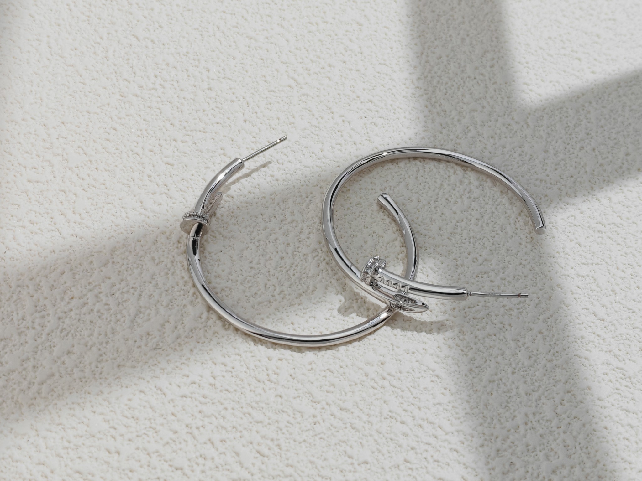 NO:104529,Large-sized nail earrings with head and tail drill, copper high-end version, Cartier earrings, cartier, earrings19860909头尾钻大号钉子耳环一铜高版,卡地亚耳钉,cartier,earrings,Jewelry