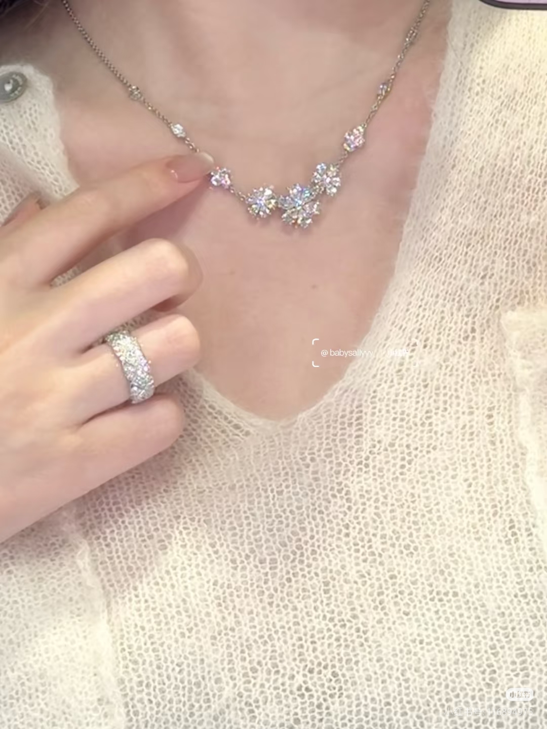 ¥118 Harry Winston 新款勿忘我项链