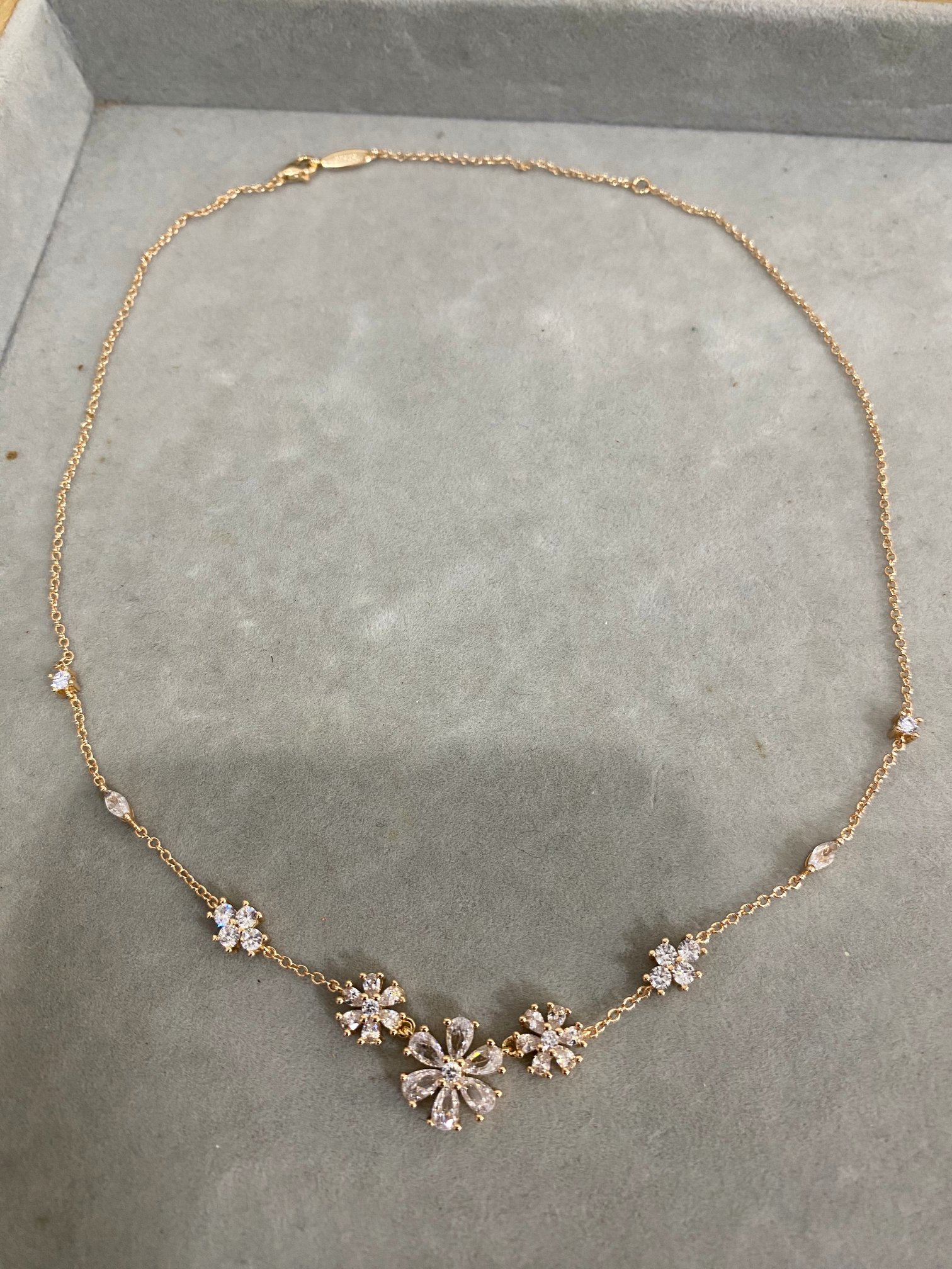 ¥118 Harry Winston 新款勿忘我项链