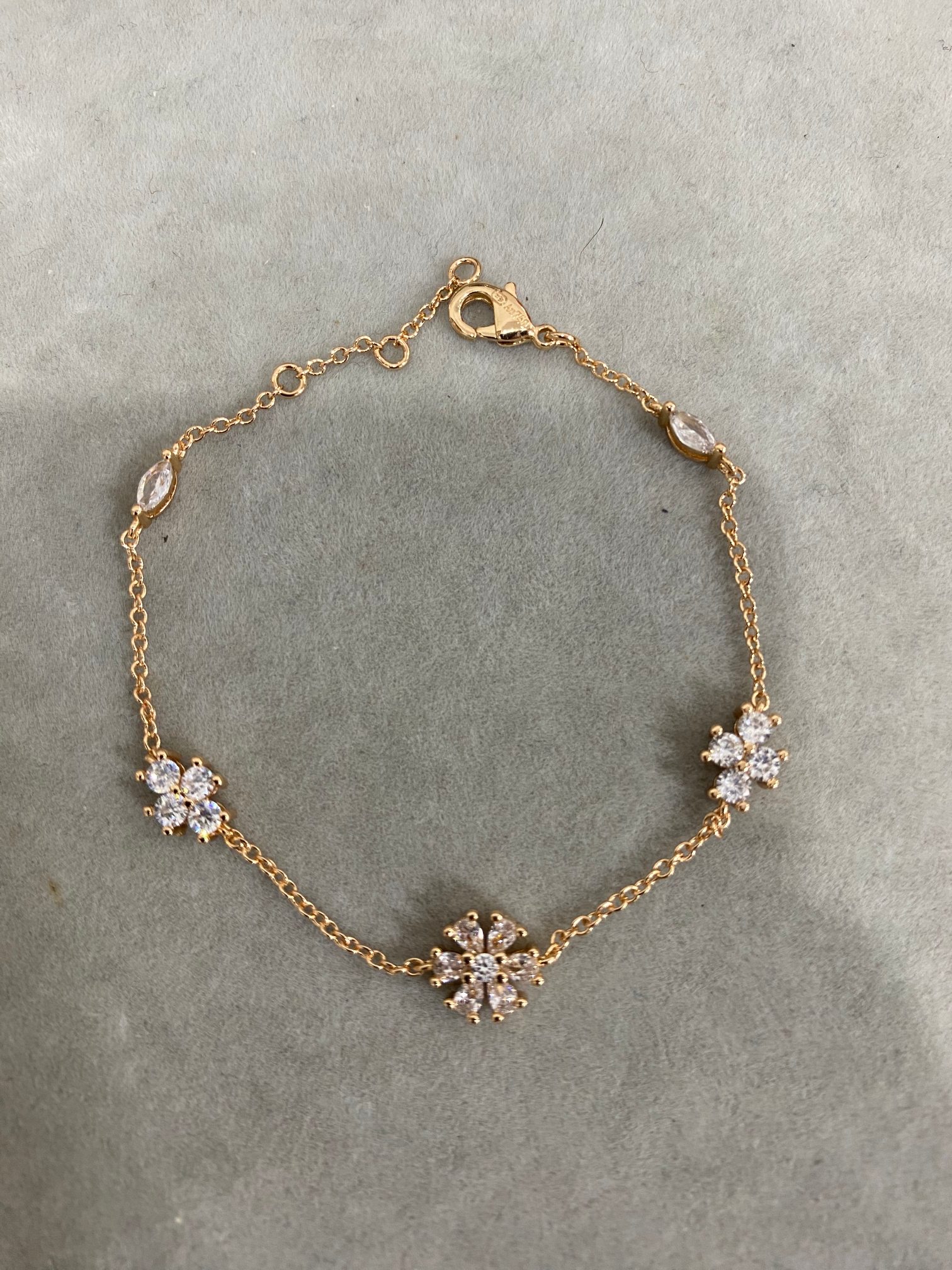 ¥108 Harry Winston 新款勿忘我手链