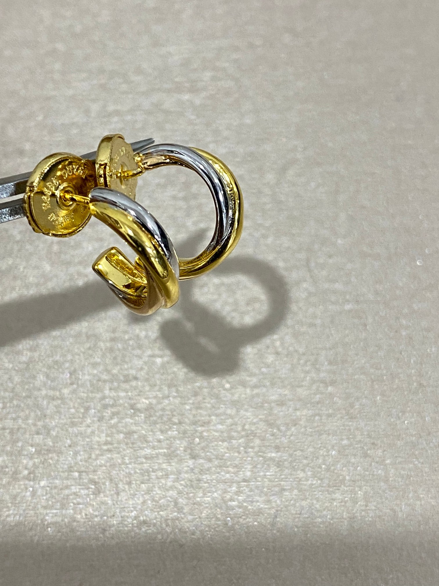 NO:619325,Cartier small three-color earrings, Cartier earrings, cartier, earrings19860909卡地亚小号三色耳环,卡地亚耳钉,cartier,earrings,Jewelry