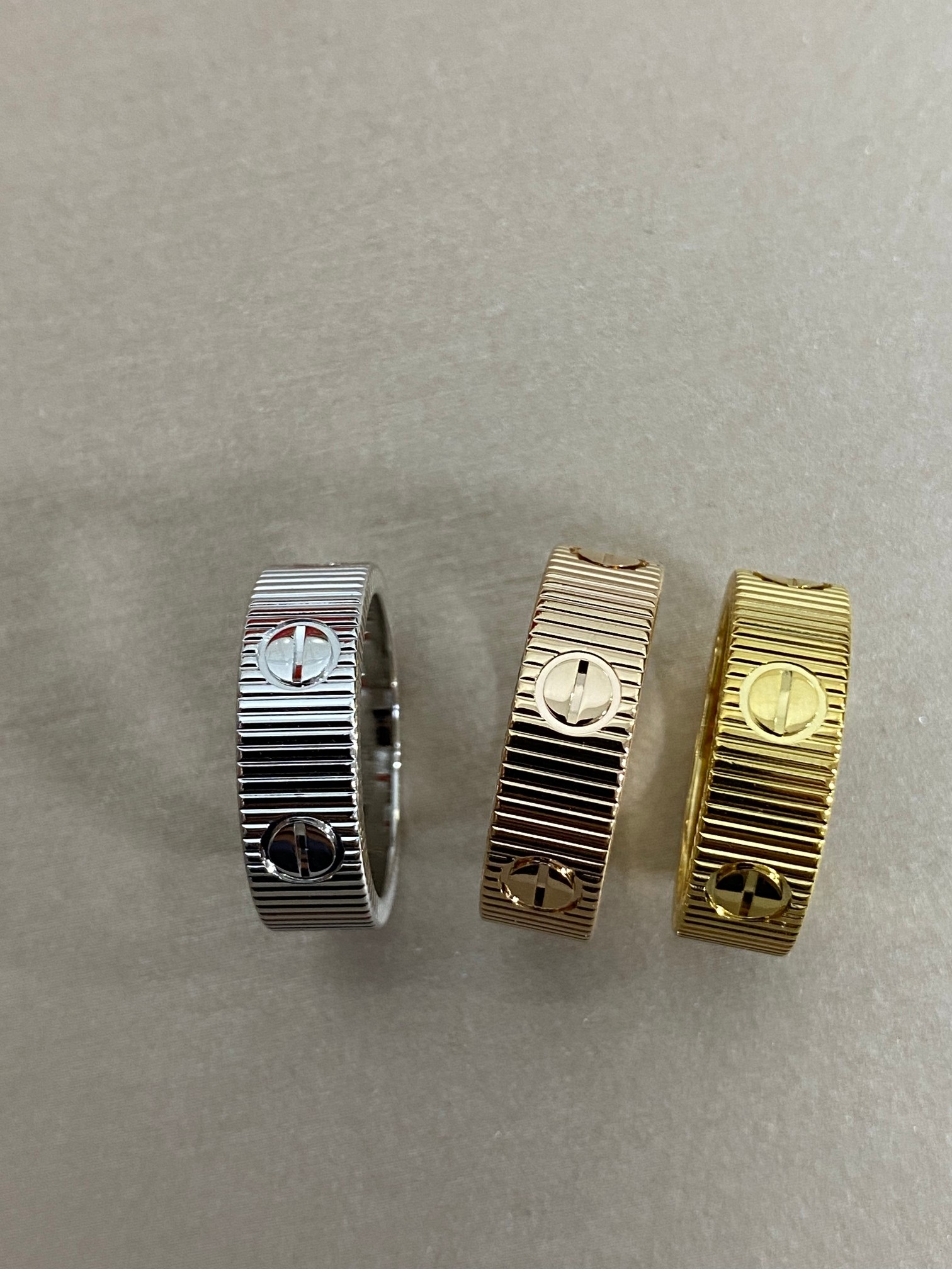 NO:619330,V gold high version vacuum electroplating Cartier new stripe ring Mido 6789 size 10, Cartier ring, cartier, mido, ring19860909v金高版本真空电镀卡地亚新款条纹戒指美度6789 10码,卡地亚戒指,cartier,mido,ring,Jewelry
