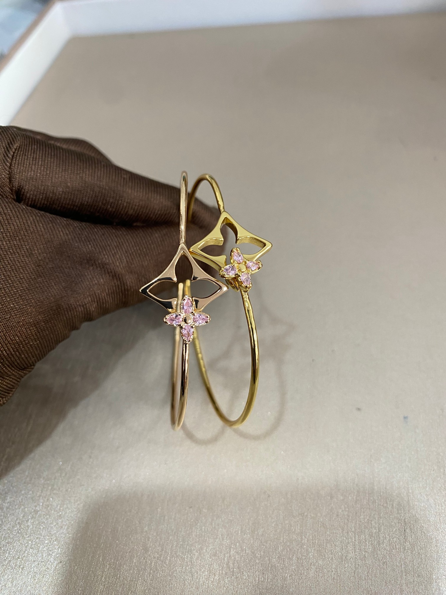 NO:703215,. LV pink diamond bracelet,LV bracelet,louis vuitton,bracelet,bracelet19860909. LV粉钻手镯,Lv手链,louis vuitton,bracelet,bracelet,Jewelry