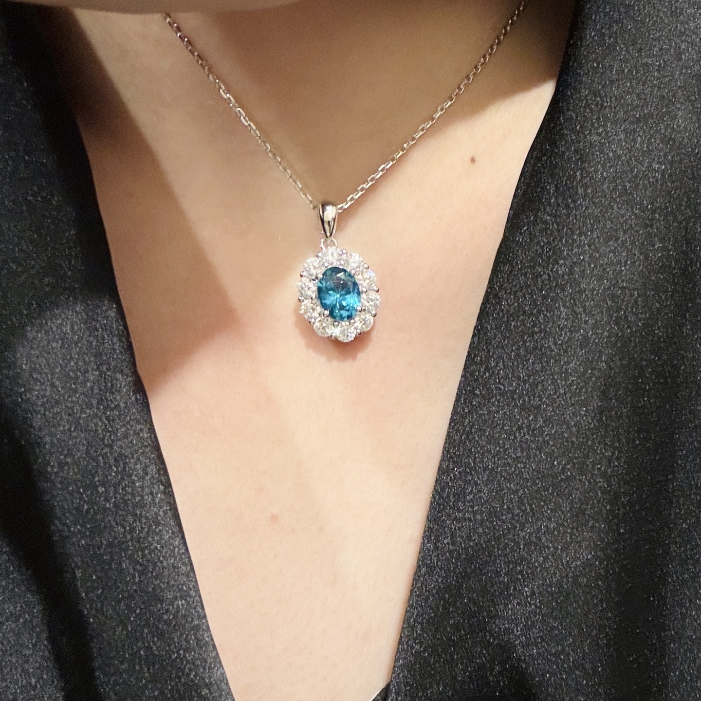 
A6306 👑 【富婆系列】五克拉 帕拉伊巴海蓝宝 鸽子蛋 项链 很清新的海蓝宝 让人一眼着迷的蓝宝石