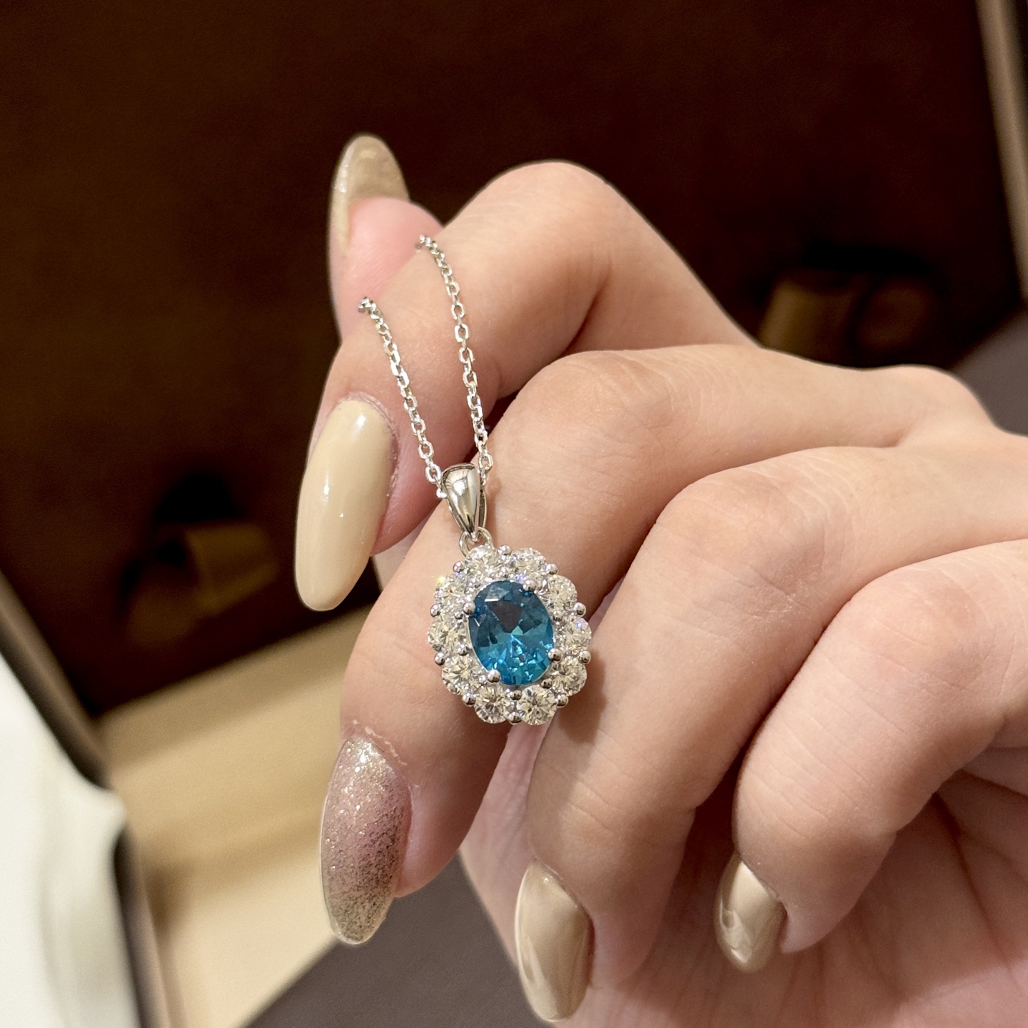 
A6306 👑 【富婆系列】五克拉 帕拉伊巴海蓝宝 鸽子蛋 项链 很清新的海蓝宝 让人一眼着迷的蓝宝石