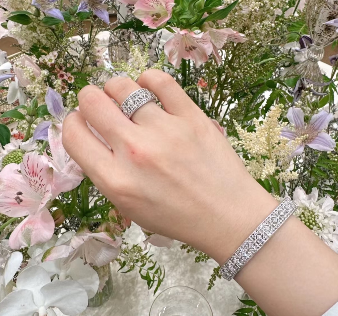  
A6500  👑D家新款 高奢珠宝 my系列 藤格纹 点钻 宽版 手镯 顶级 打造S925纯银微镶 