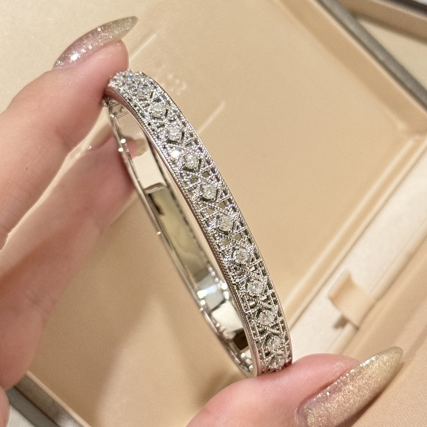  
A6500  👑D家新款 高奢珠宝 my系列 藤格纹 点钻 宽版 手镯 顶级 打造S925纯银微镶 