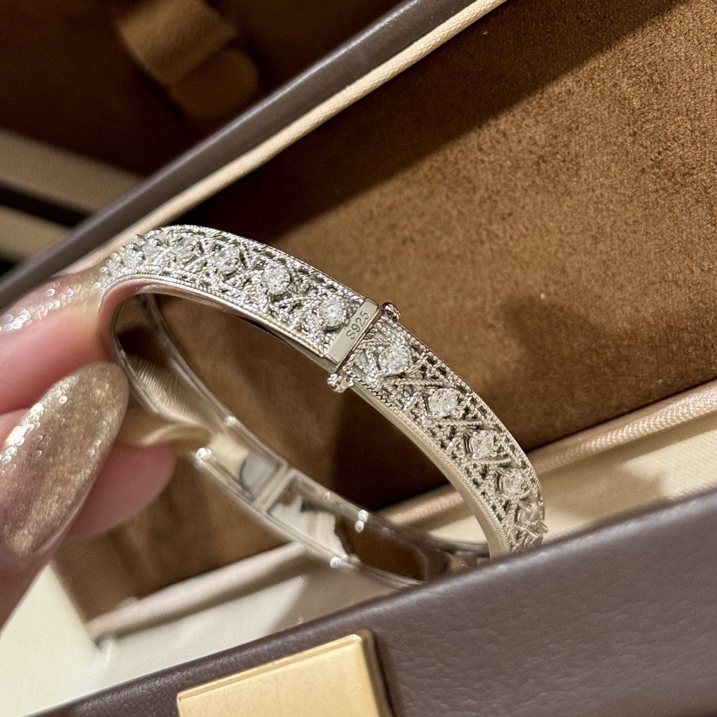  
A6500  👑D家新款 高奢珠宝 my系列 藤格纹 点钻 宽版 手镯 顶级 打造S925纯银微镶 
