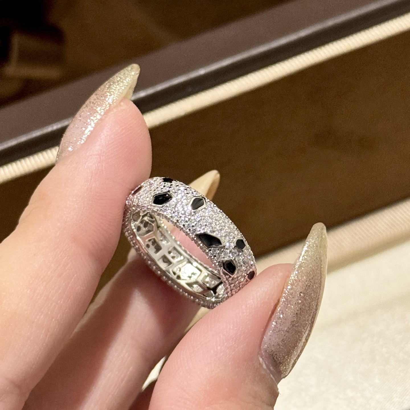 
A6393  👑 卡家 新款 黑色珐琅 豹纹 满钻 戒指 通体S925纯银材质 老外订单 Made i