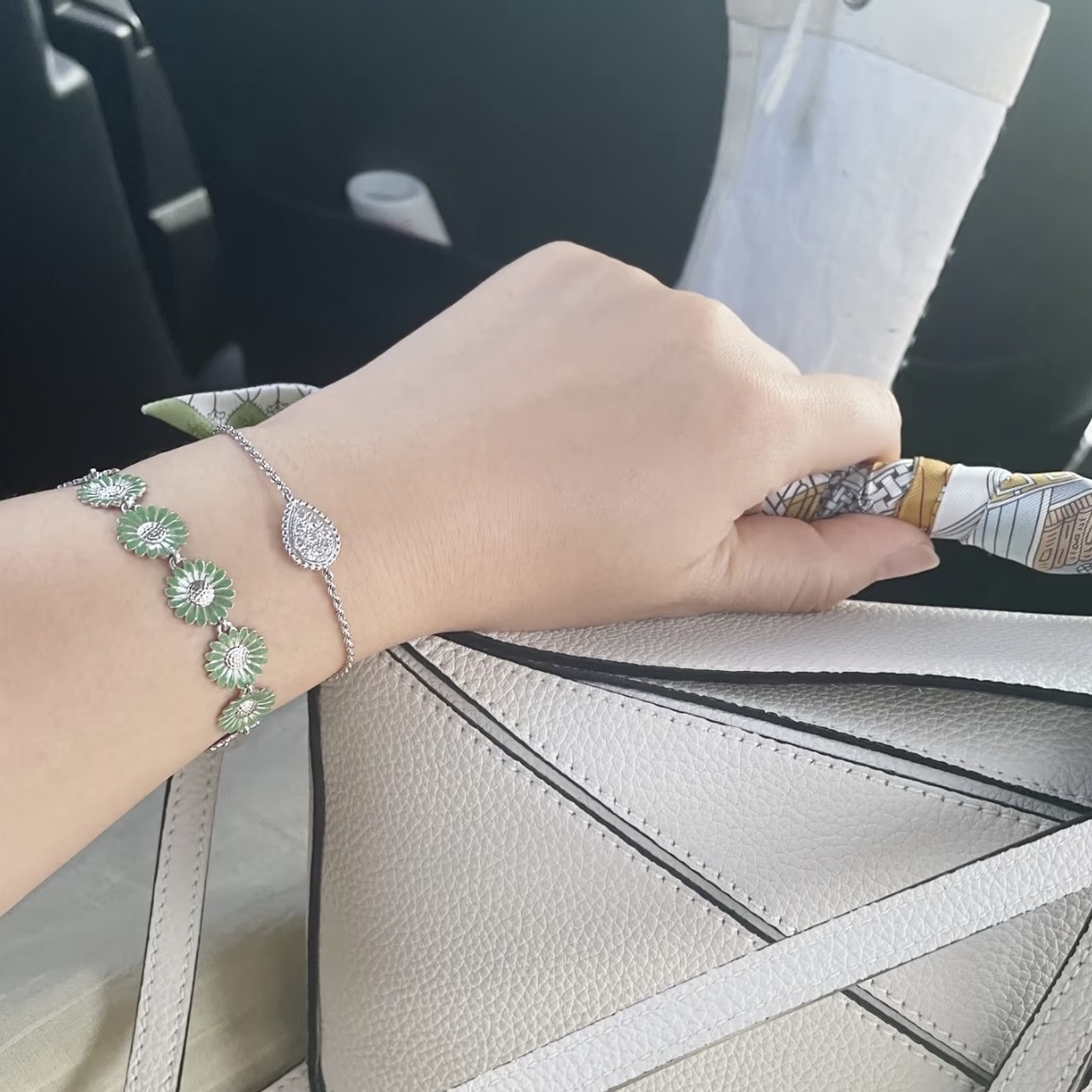 
A6356  👑宝诗龙 新款 水滴 麦穗 手链 shoukiqn充满几何美感💌专为充满时尚感的量身打造