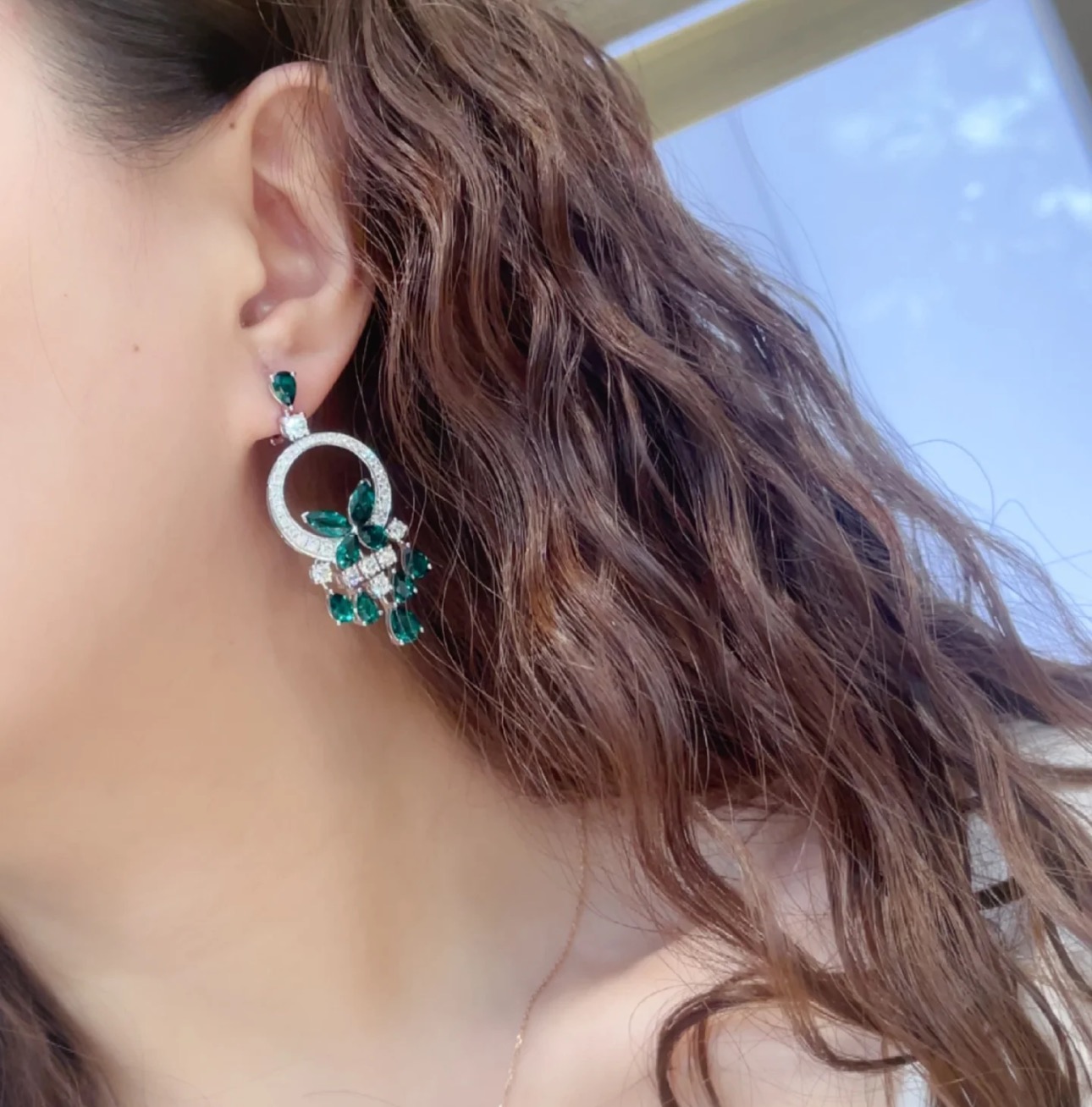 
A6590   👑奢侈格拉夫 新款 顶尖的钻石珠宝品牌 奢侈 方钻 💎 花园 蝴蝶 祖母绿 五流苏 耳