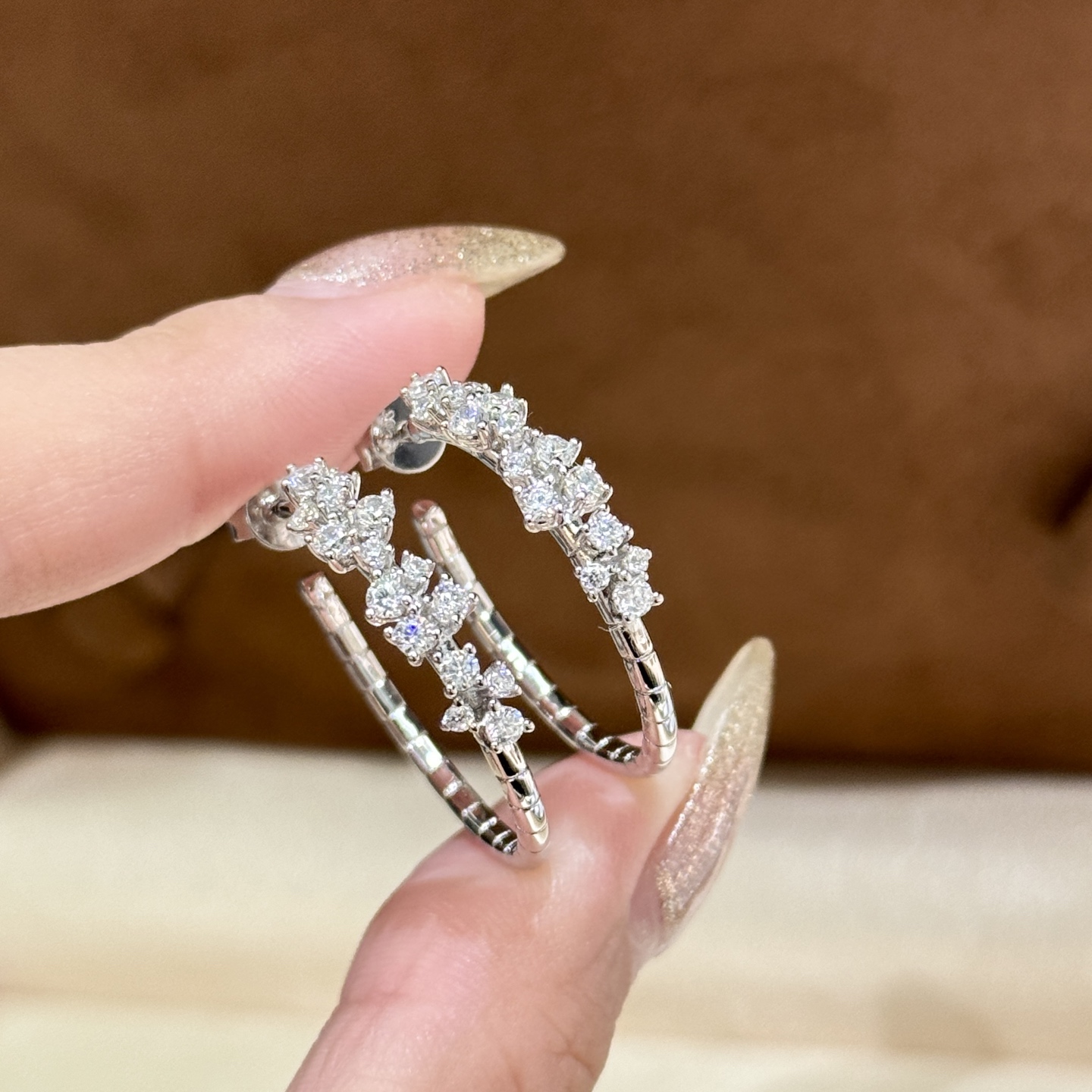 
A6022 👑精致 繁星 点钻 冰块耳环 顶级 打造S925纯银微镶 高碳钻 明星网红同款 👄 气质温