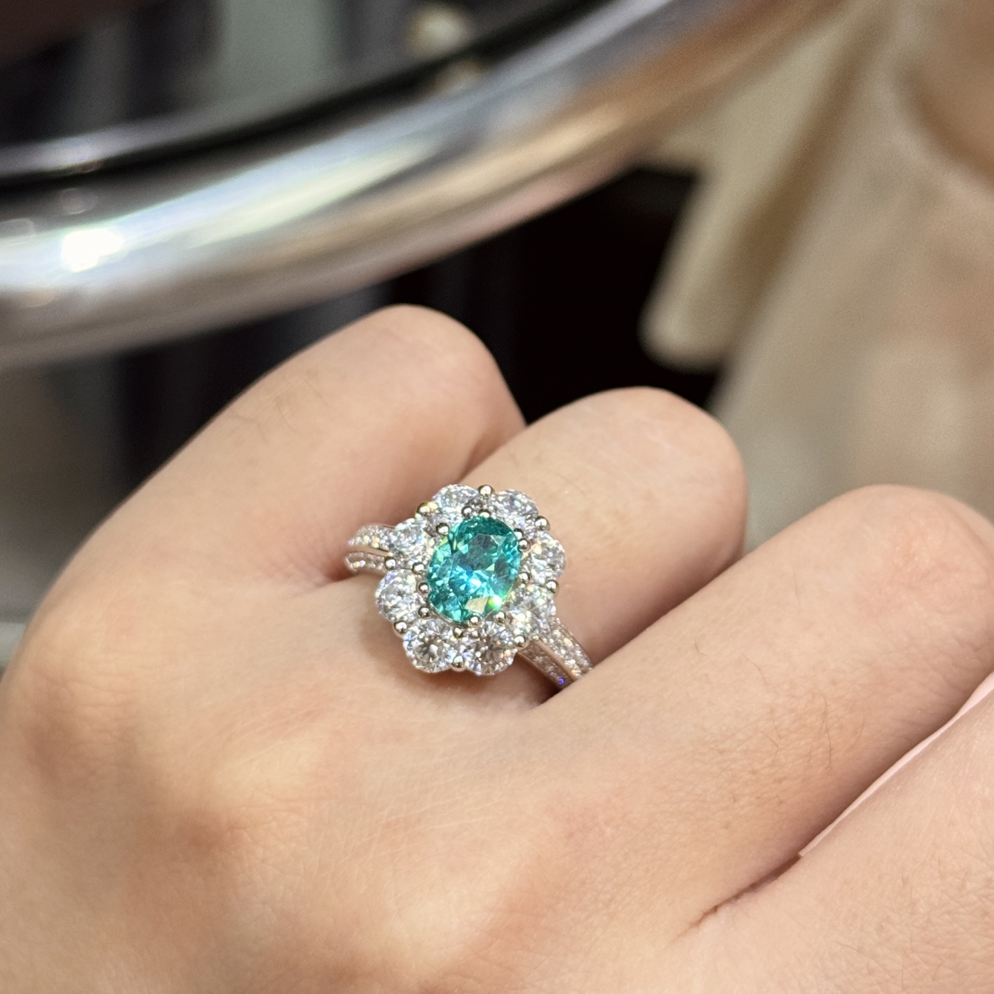 
A6290 👑 【富婆系列】三克拉 帕拉伊巴海蓝宝 鸽子蛋 戒指 很清新的海蓝宝 让人一眼着迷的蓝宝石