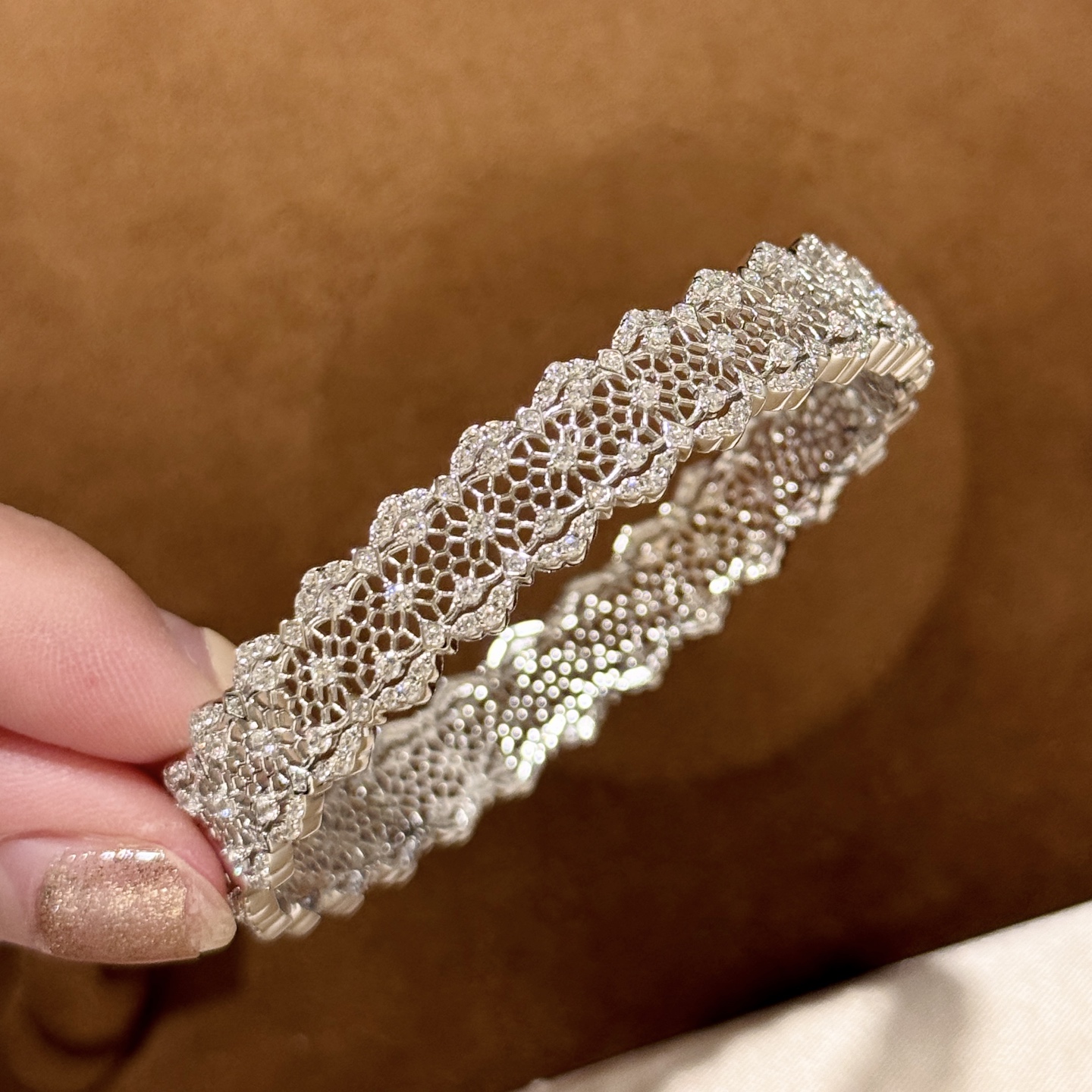 
A6680  👑 独立设计师 中古风 古法纯银工艺 蕾丝 镂空开口手镯 法式复古轻奢高级感点钻满天星网