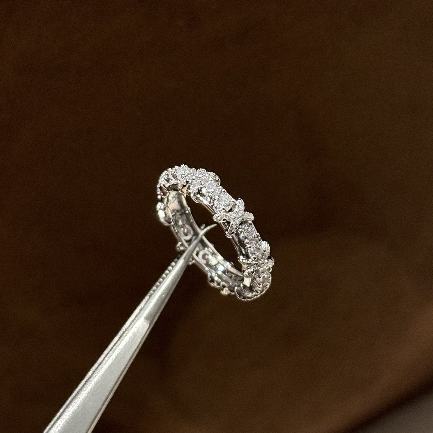 
A6700 👑T家火爆新款  十六钻 满钻交叉 戒指 超火爆💍  S925纯银镶嵌进口顶级锆石 ⬆️闪