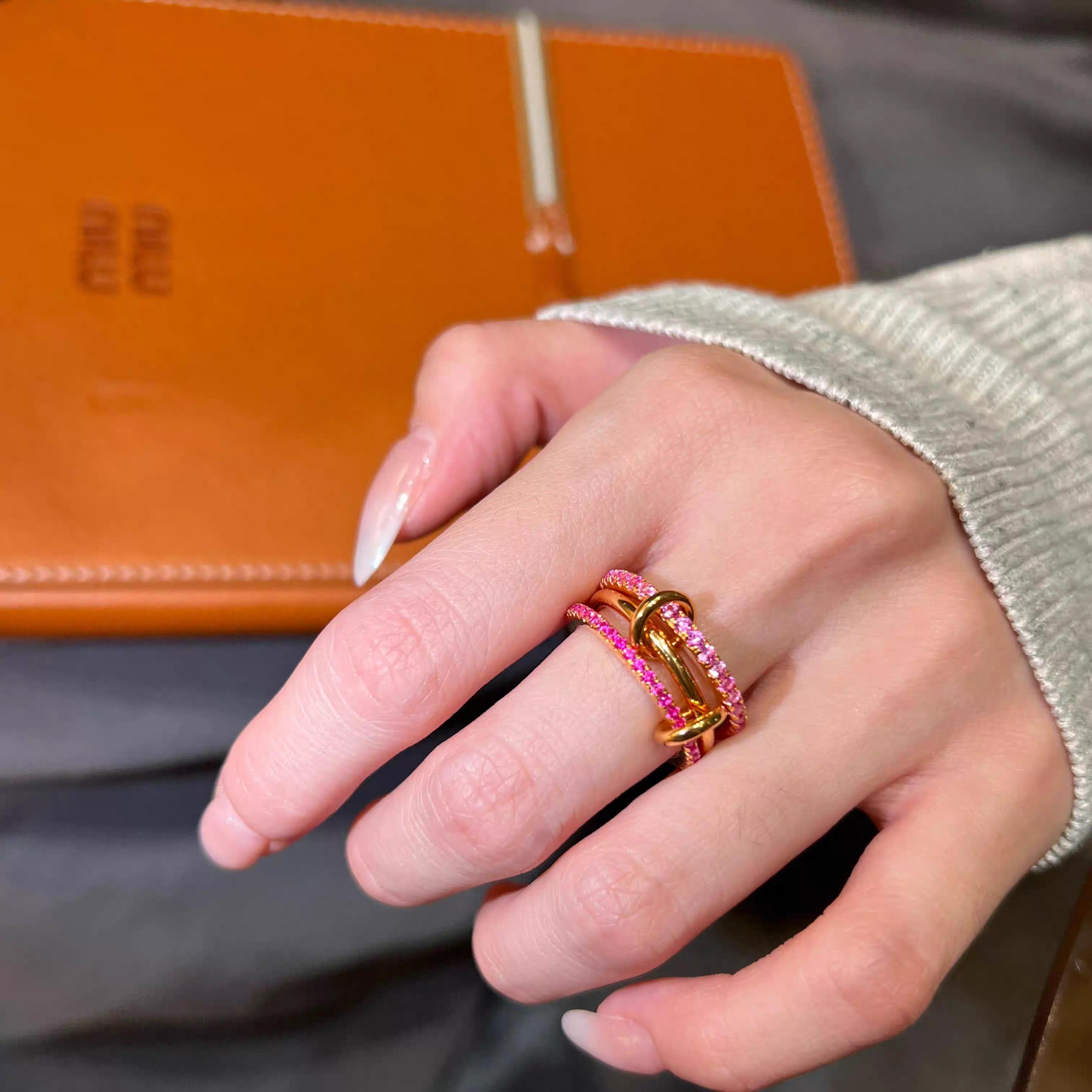 A6672   👑🆕 An independent designer's three ring rose red diamond ring, D - Jewelry 3