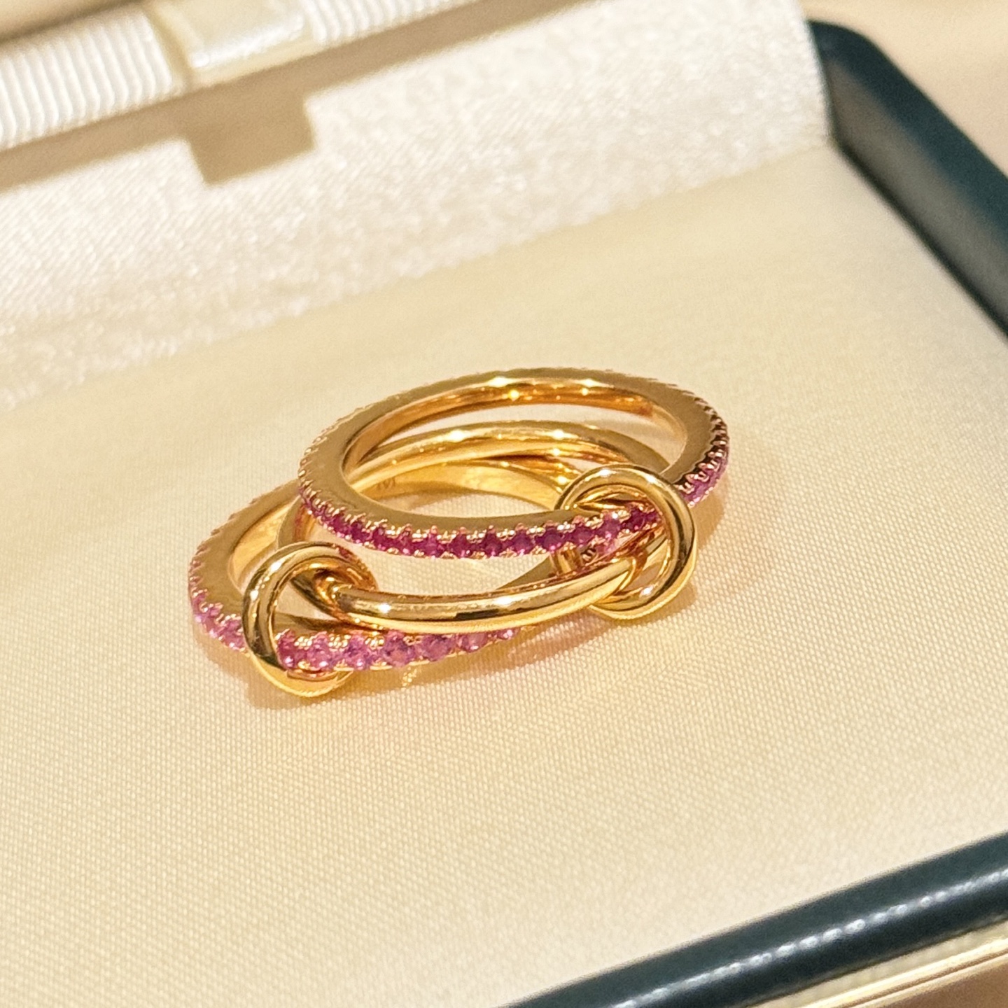 A6672   👑🆕 An independent designer's three ring rose red diamond ring, D - Jewelry 7