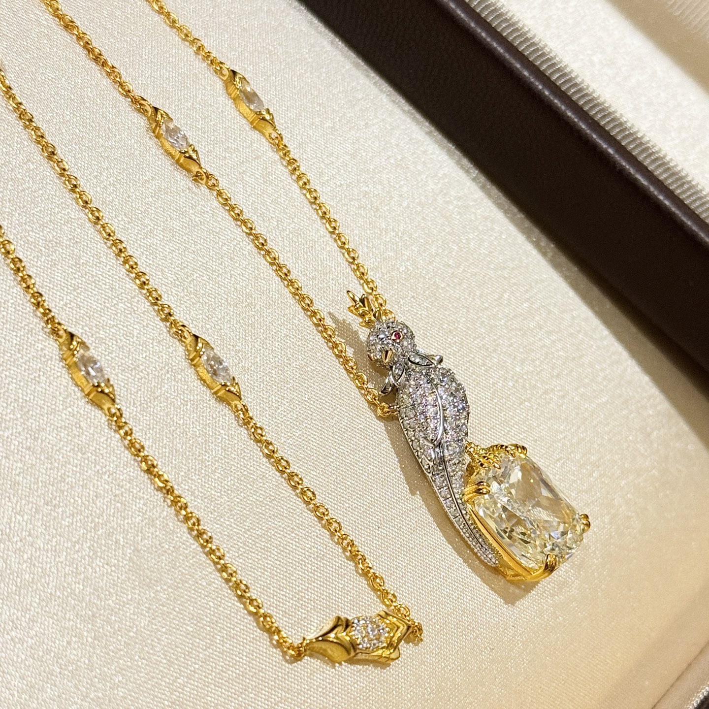 A6709 👑 T家 高端定制 高奢款 新款 十克拉 方钻 鹦鹉🦜 项链 新品出不停～ 通体925纯银镶
