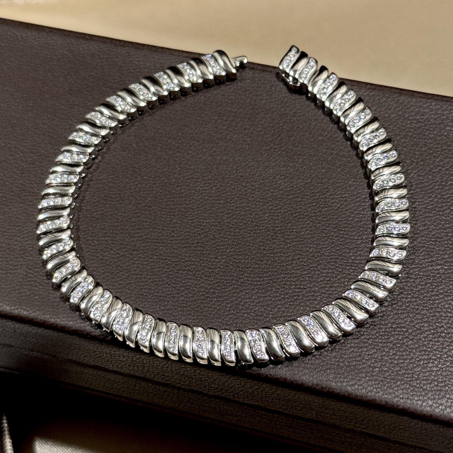 Chanel Haute Joaillerie Fine Jewelry Earrings Necklace Ring Ref 5