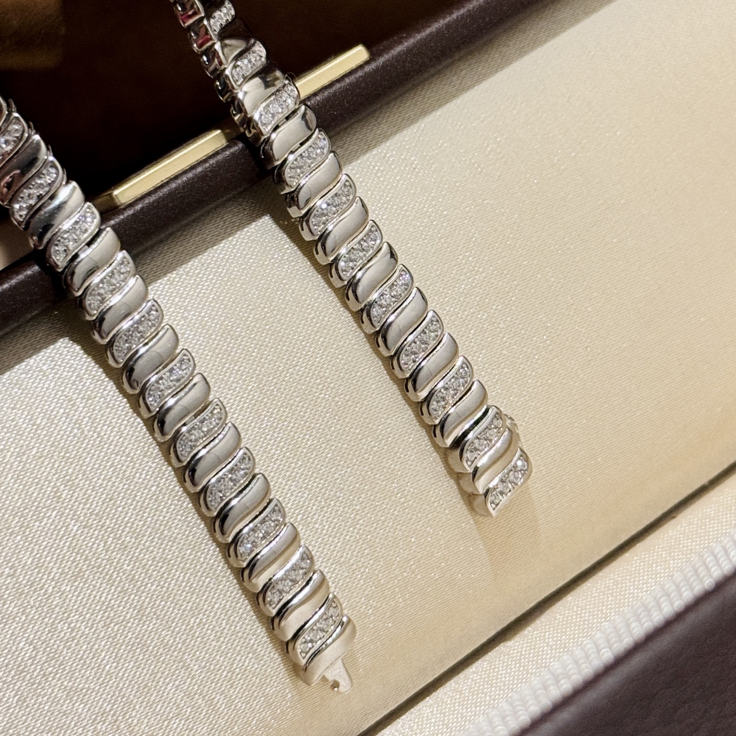 Chanel Haute Joaillerie Fine Jewelry Earrings Necklace Ring Ref 7