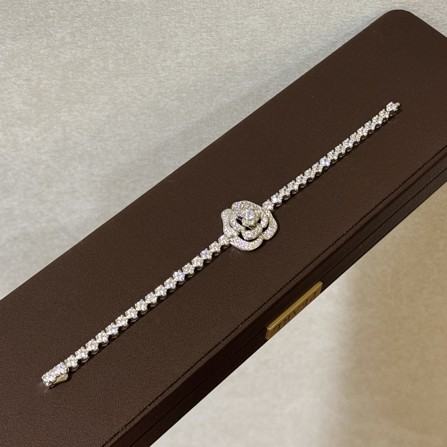 Hermès A6738 新款 高奢新品 满钻山茶花 排钻手链 通体S925纯银镶嵌厚金材质 非常非常非常的精美