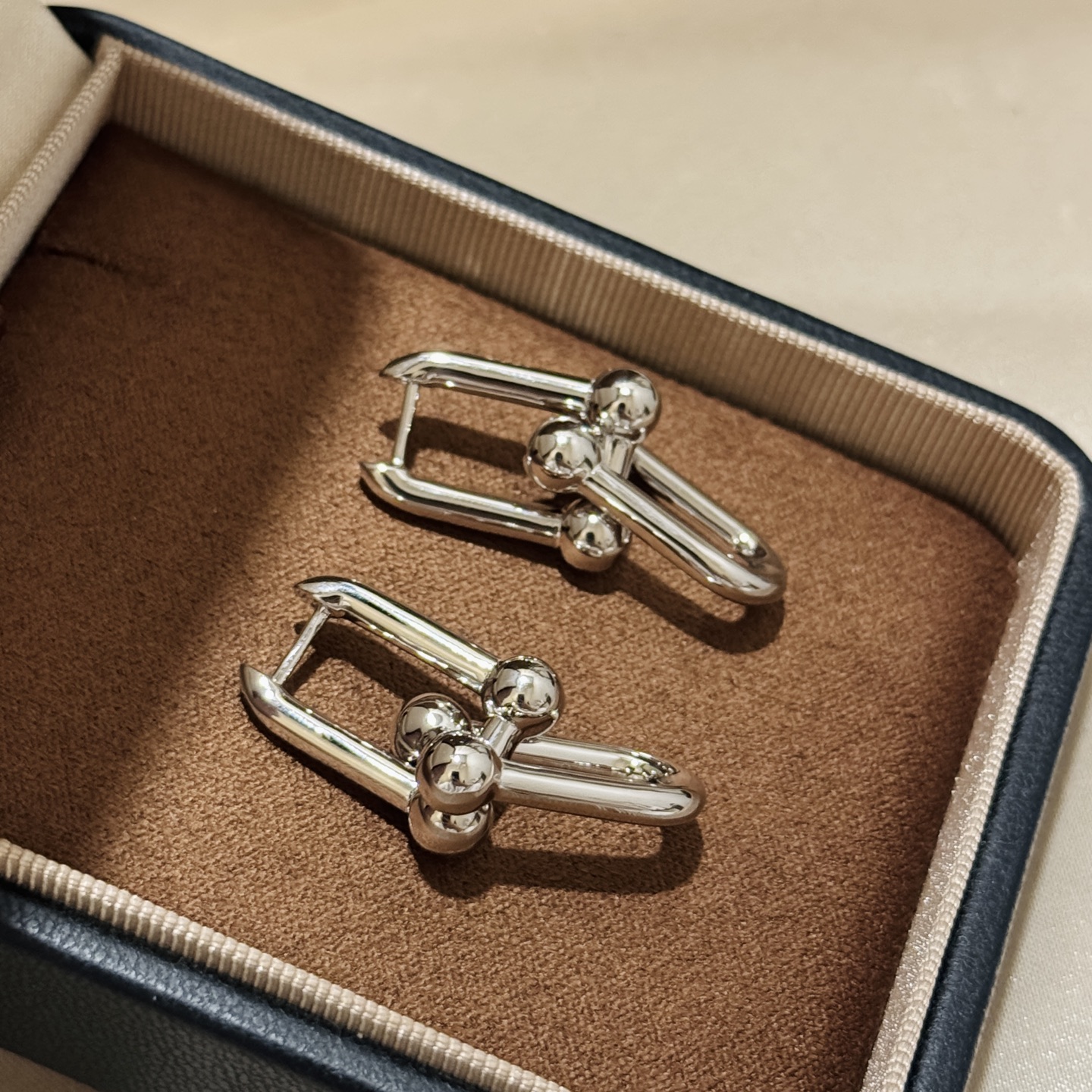 Hermès T家 款 关节系列 双环 光面耳钉