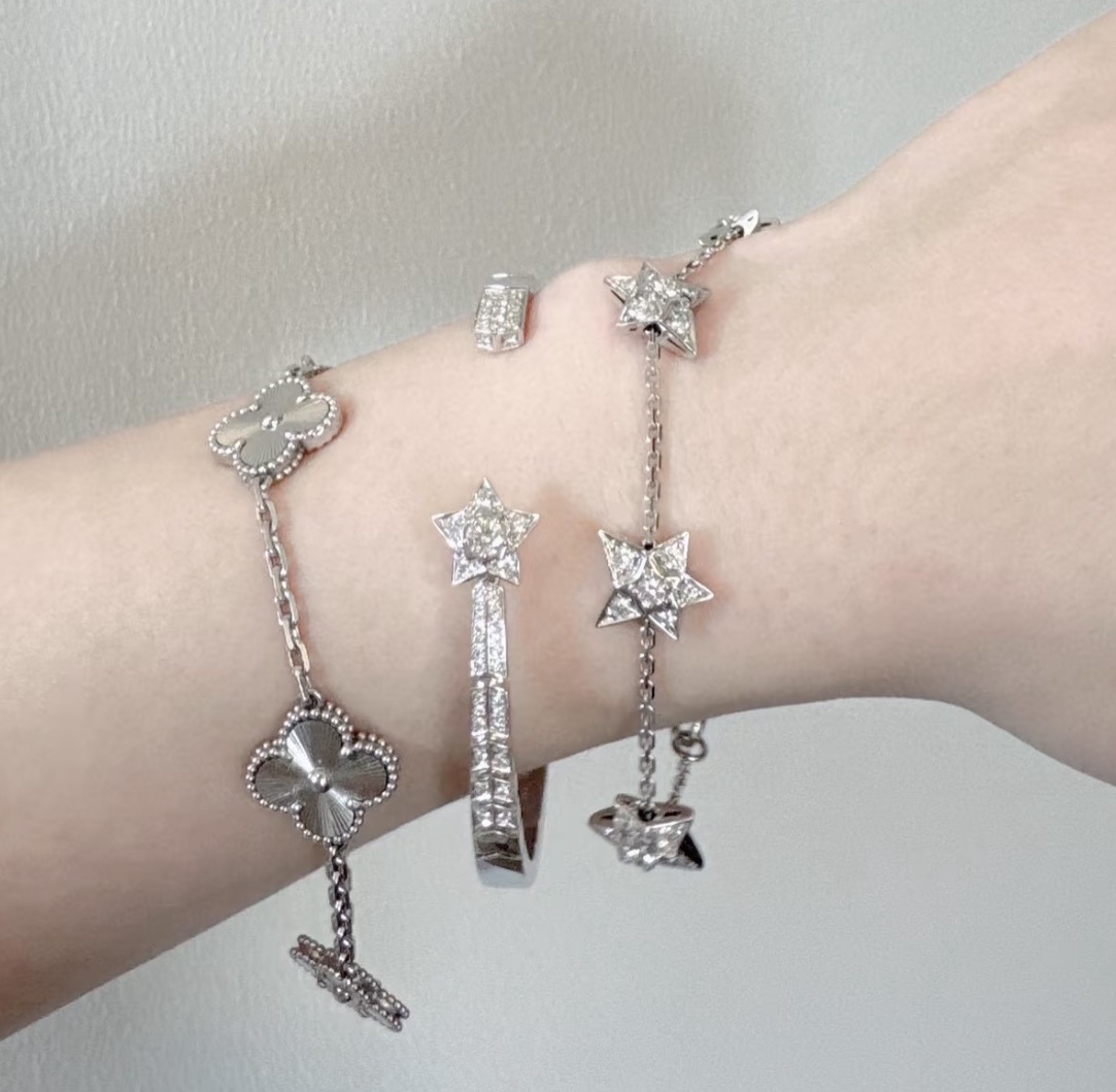 Hermès A1136 COMÈTE 彗星 手镯 钻化为浩瀚星辰和闪烁的星尾 光芒四射 绽放浪漫女性风华