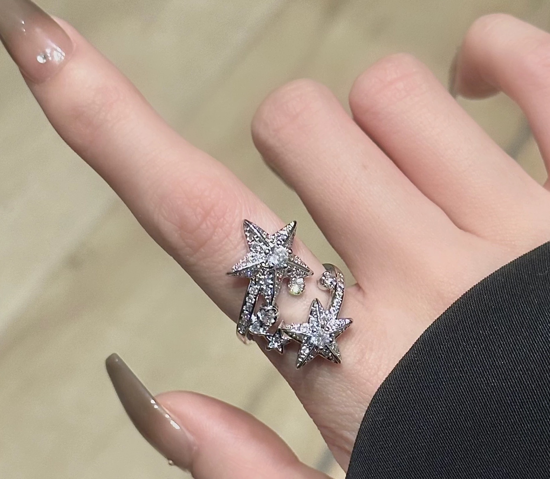 Chanel A2123 小香新款 五角星 双星戒指 精工打造S925纯银材质电镀厚金 不褪色不过敏 开口均码可调节 纯银戒指