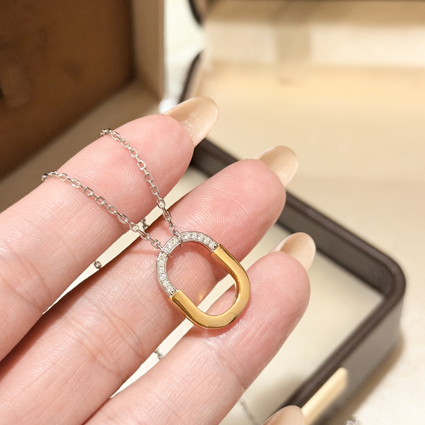 Hermès T家 新款火爆登场 U型锁 半钻