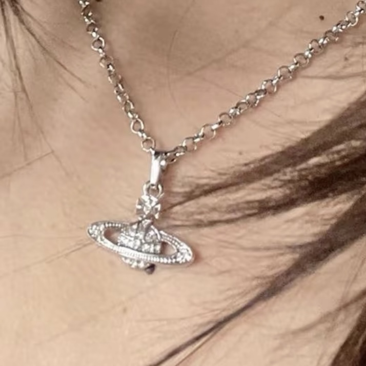 Vivienne Westwood 火爆 新款 西太后Vivienne【 土星 星球 项链 】女人 单品list里