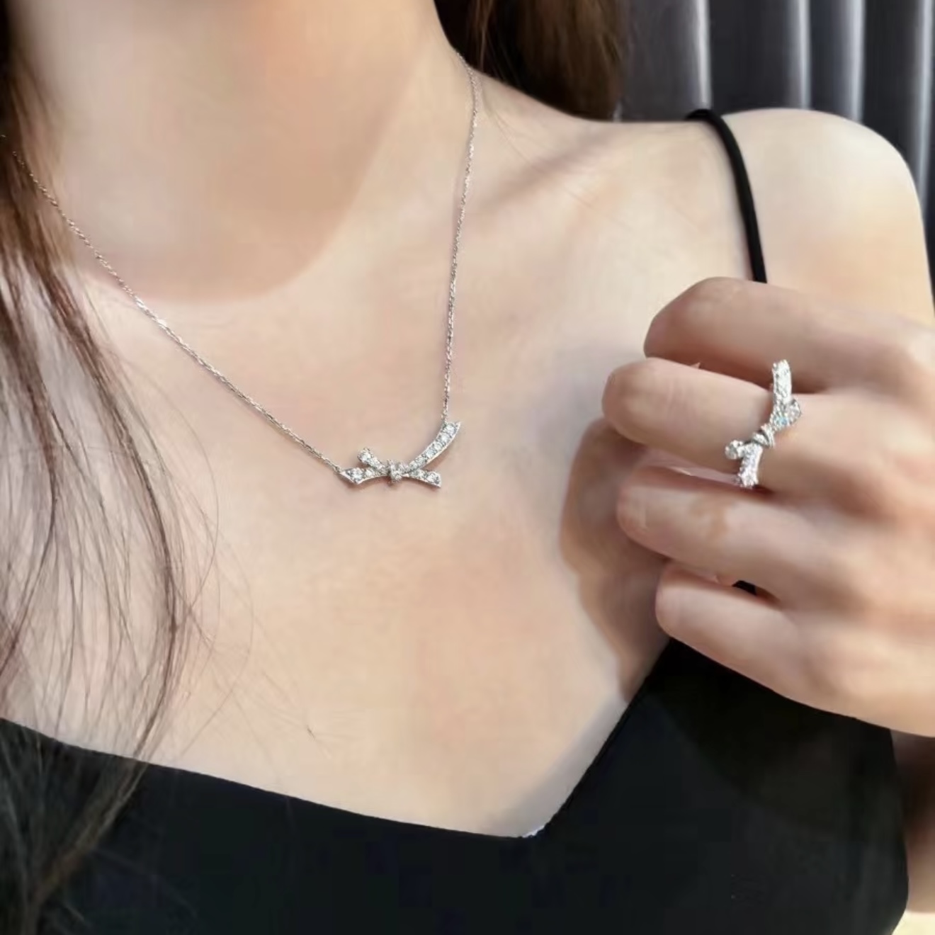 Hermès 新款 高级珠宝 蝴蝶结 满钻 项链 珠宝采用最顶尖的 蝴蝶7A 栩栩如生