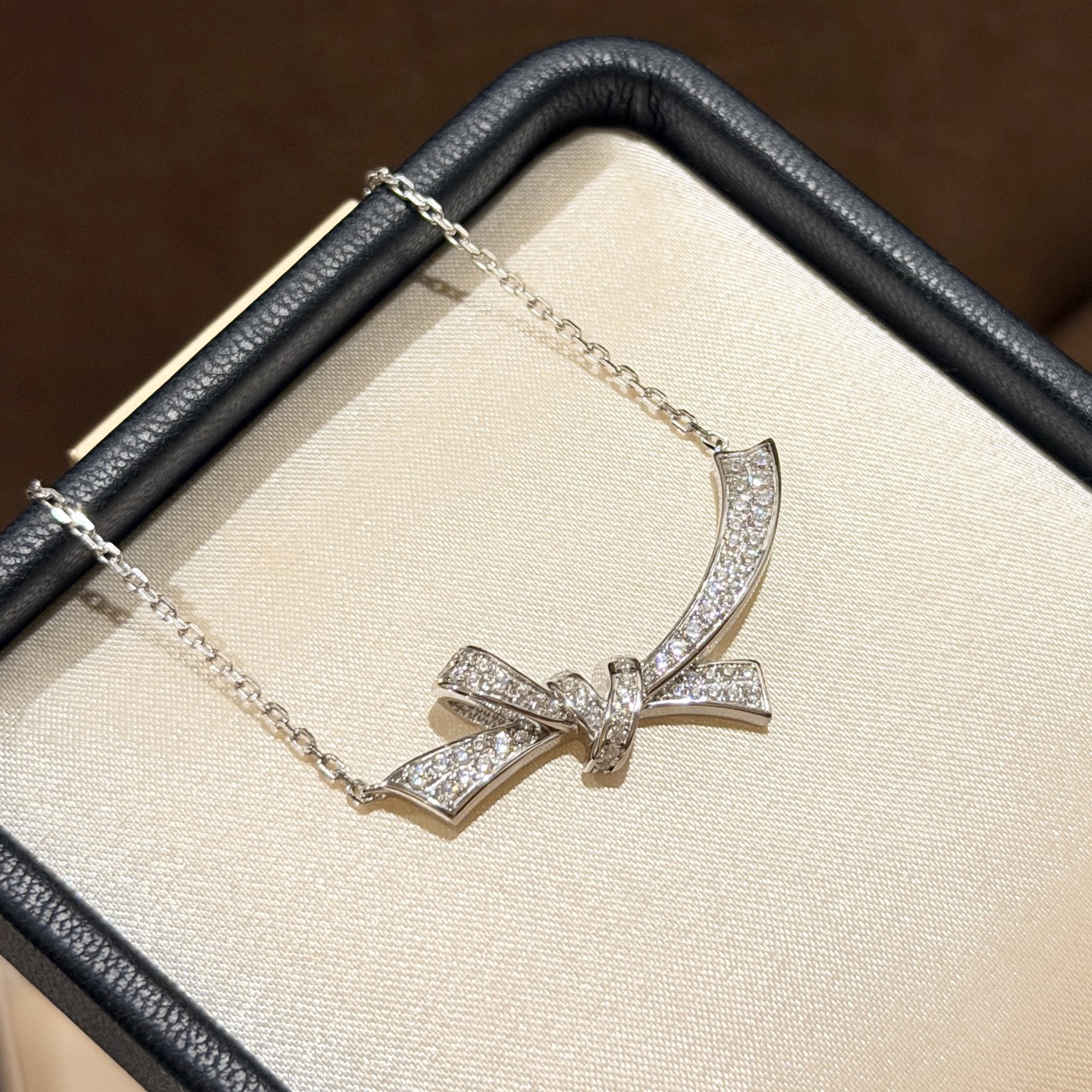 Hermès 新款 高级珠宝 蝴蝶结 满钻 项链 珠宝采用最顶尖的 蝴蝶7A 栩栩如生