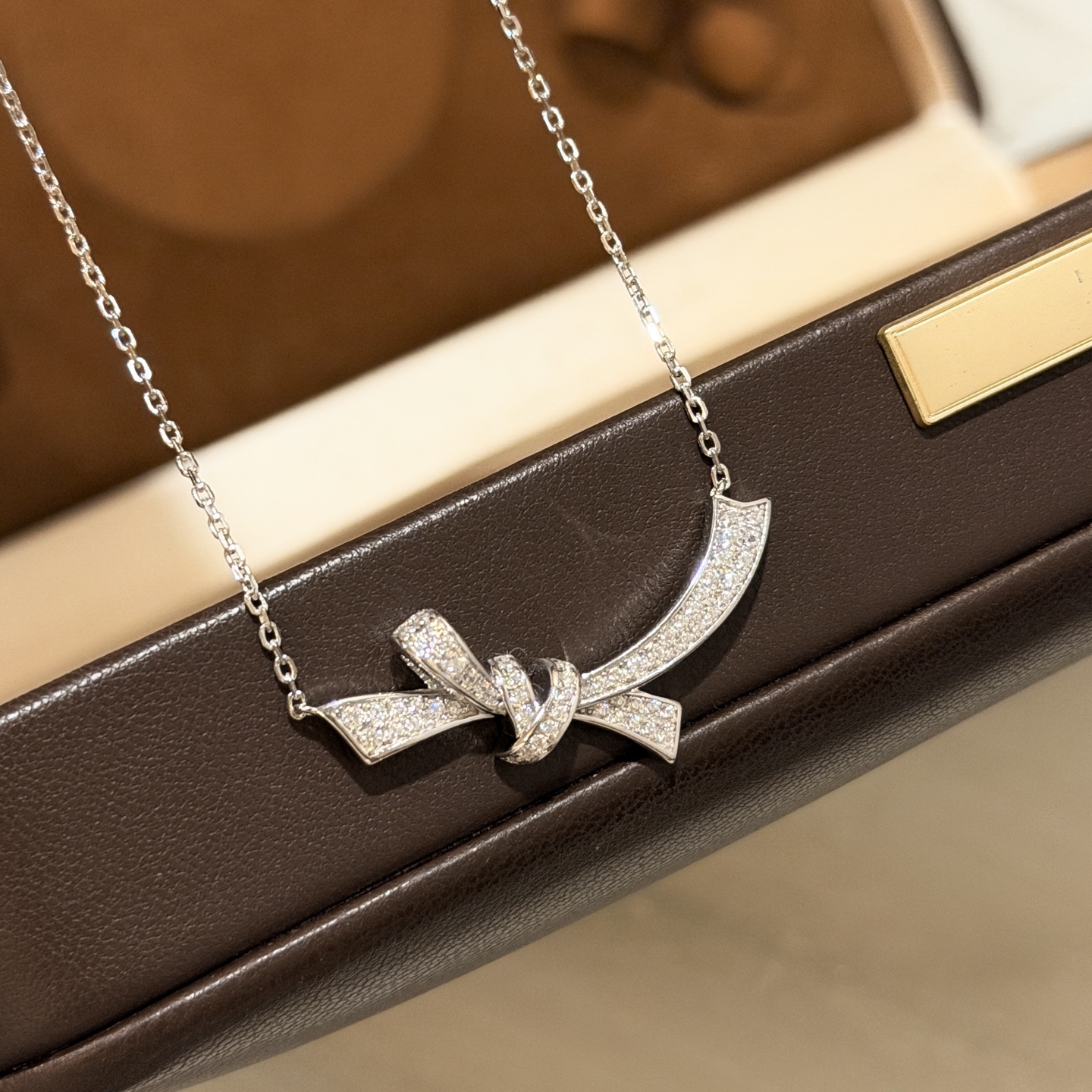 Hermès 新款 高级珠宝 蝴蝶结 满钻 项链 珠宝采用最顶尖的 蝴蝶7A 栩栩如生