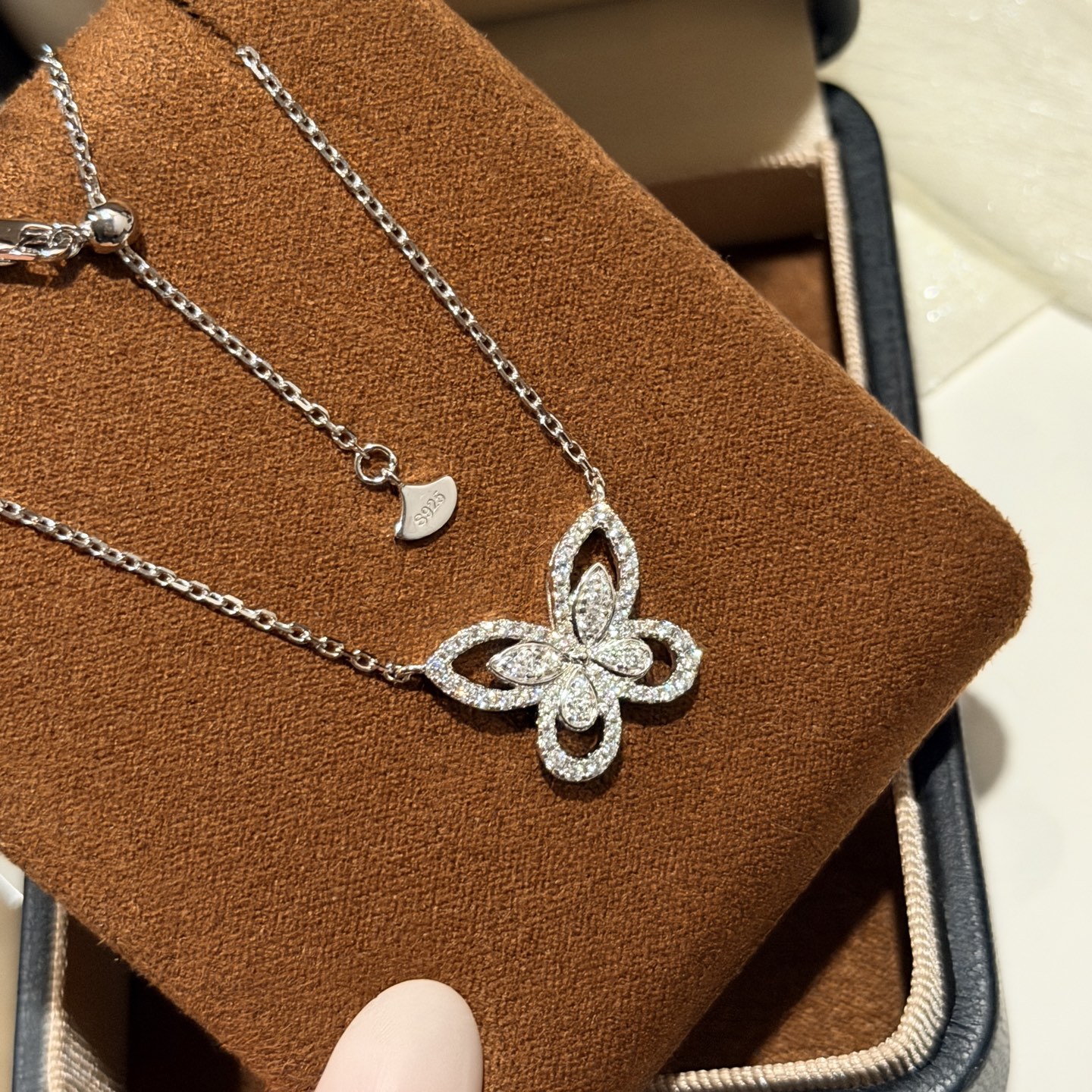 NO:687970,Graf New Single Butterfly Hollow Necklace Dancing Butterfly Selected German Imported Sweet Little Fresh Girly Heart Platinum Gold Electroplated Thick Gold Necklace, Jewelry Boutique, Necklace19860909格拉芙 新款 单蝴蝶 镂空 项链 翩翩起舞的蝴蝶 精选德国进口甜美小清新少女心 铂金色 电镀厚金 项链,饰品精品,necklace,Jewelry