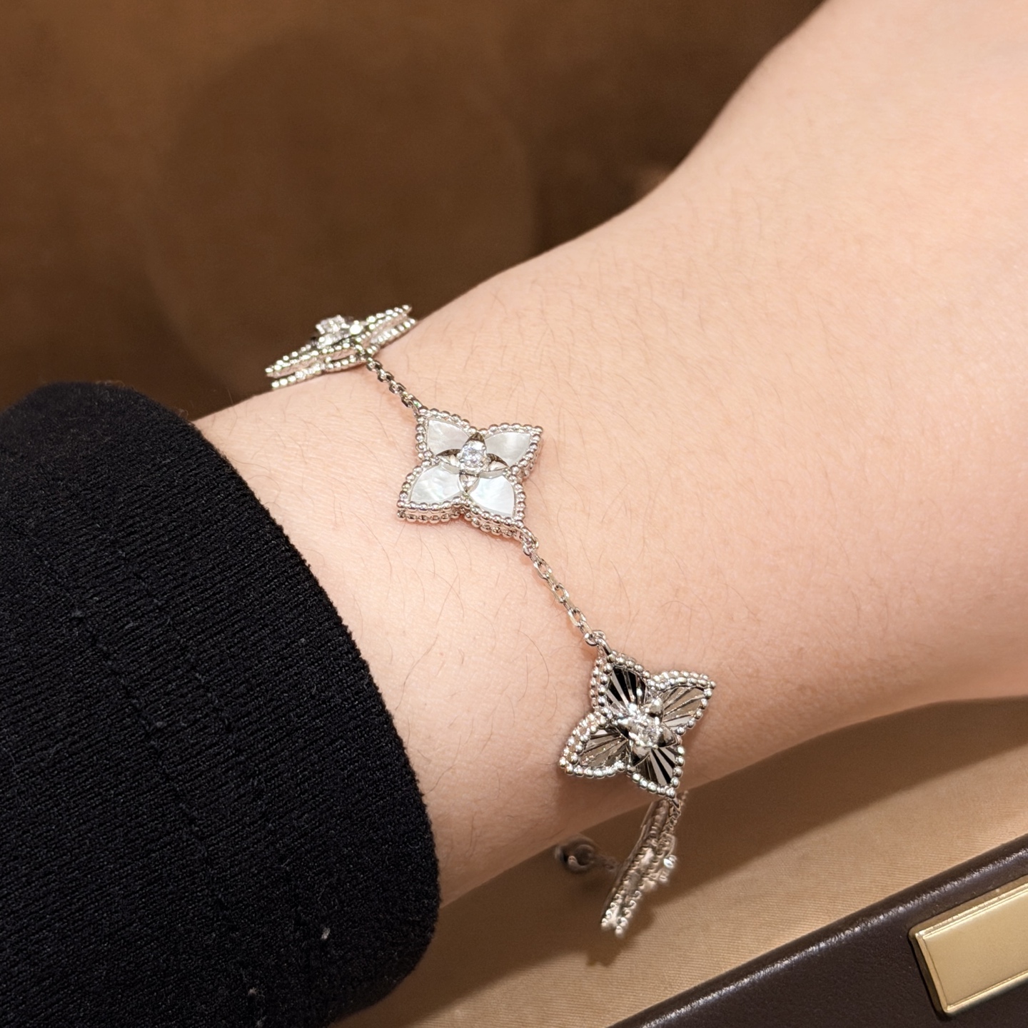 Hermès 新款 布契风 镂空 五花 四叶草