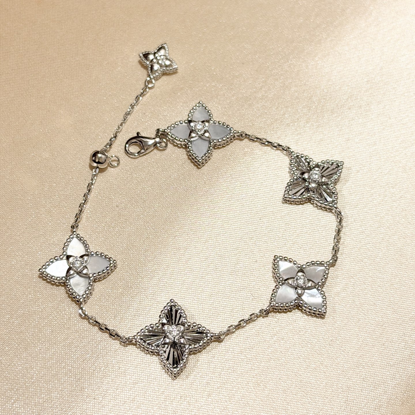 Hermès 新款 布契风 镂空 五花 四叶草