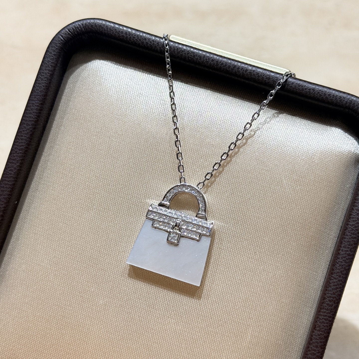 Hermès A7312 火爆新款 凯利包包 白贝母 双面项链 高端定制 925纯银镀咪金 自购K金开模