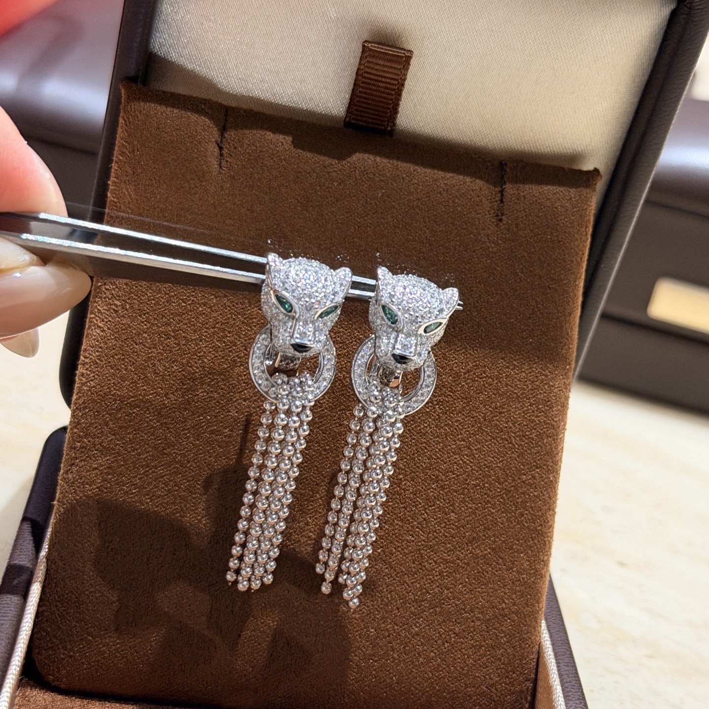 A7288 😍 Cartier style tassel leopard🐆 rich beauty La panthere high jewelry, beads, tassel earrings😻 white rich beaut…