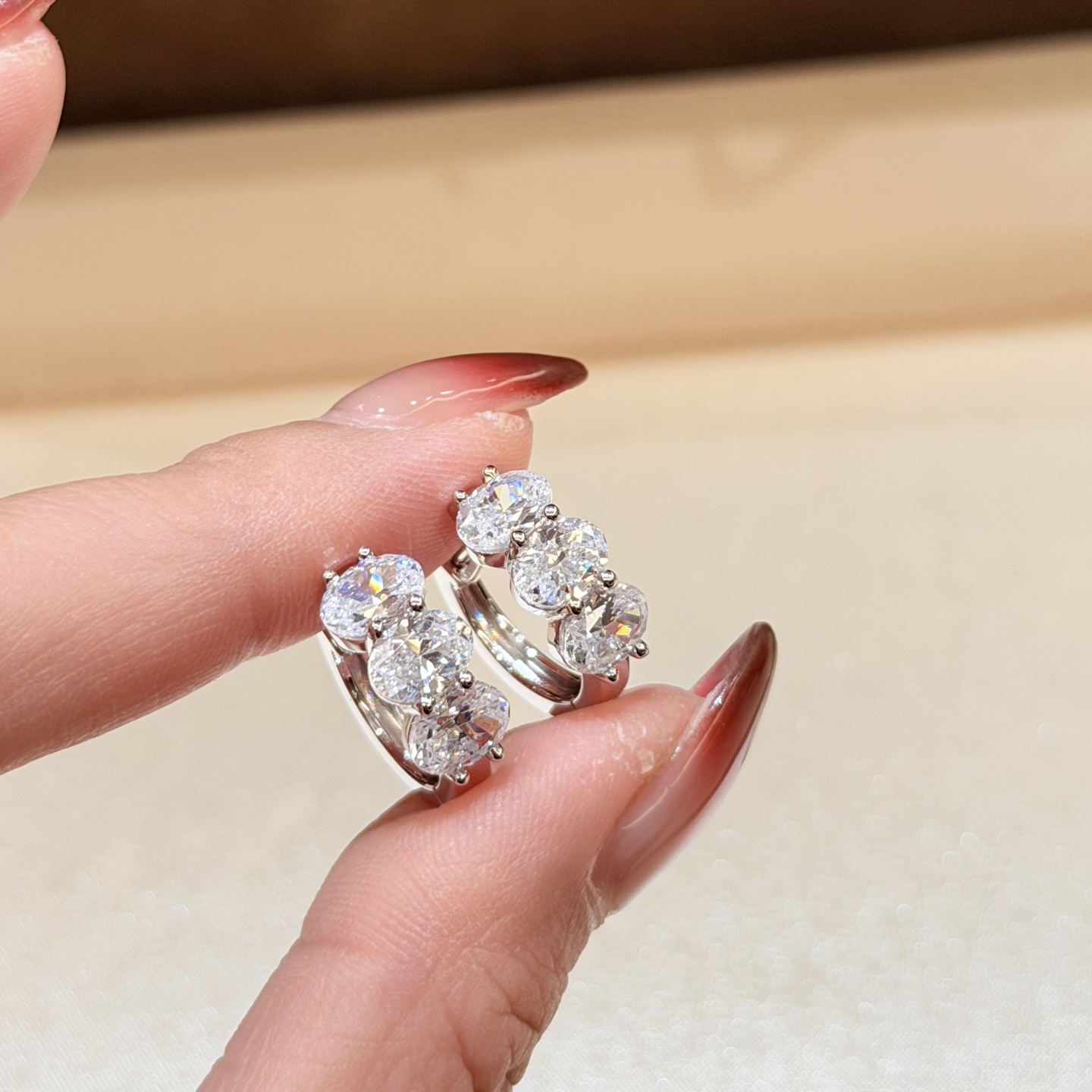 Hermès A7355 新款 鸽子蛋 椭圆 排钻 耳圈 简约 百搭 不褪色不过敏 S925纯银材质电镀厚金 不过时款 潮流单品 铂金 电镀厚金 纯银耳钉