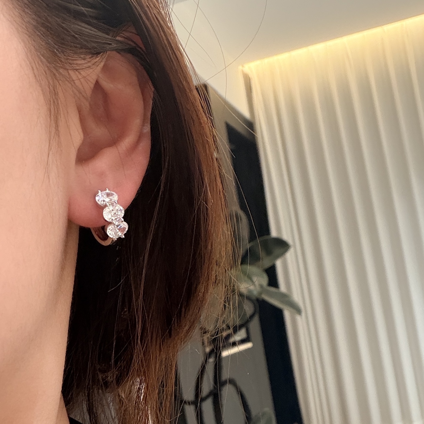 Hermès A7355 新款 鸽子蛋 椭圆 排钻 耳圈 简约 百搭 不褪色不过敏 S925纯银材质电镀厚金 不过时款 潮流单品 铂金 电镀厚金 纯银耳钉