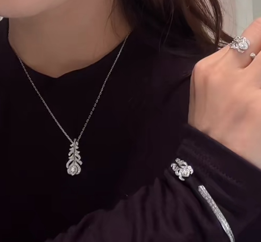 Chanel Haute Joaillerie Fine Jewelry Earrings Necklace Ring Ref.2B2E7FA2 8