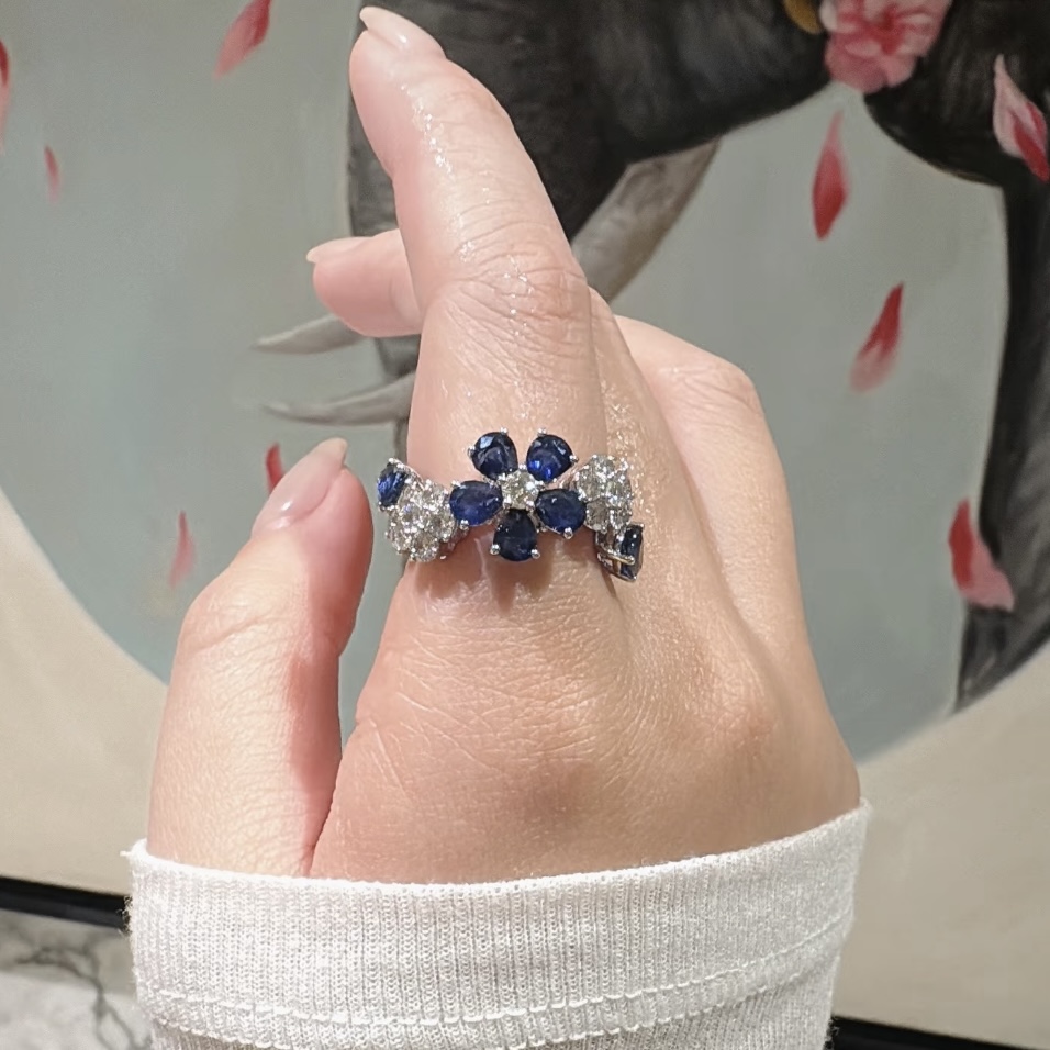 Hermès A7173 HW高级珠宝 新款 皇家蓝 花朵 钻石戒指 各大 栩栩如生