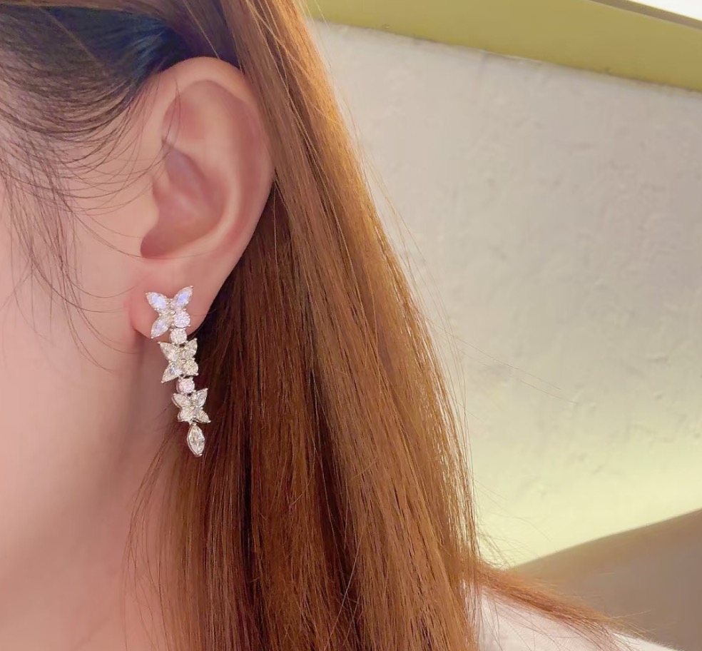 Hermès A1405 【T家】新款 大号 马眼 花簇 大号耳钉 【完美 】 精选925纯银材质