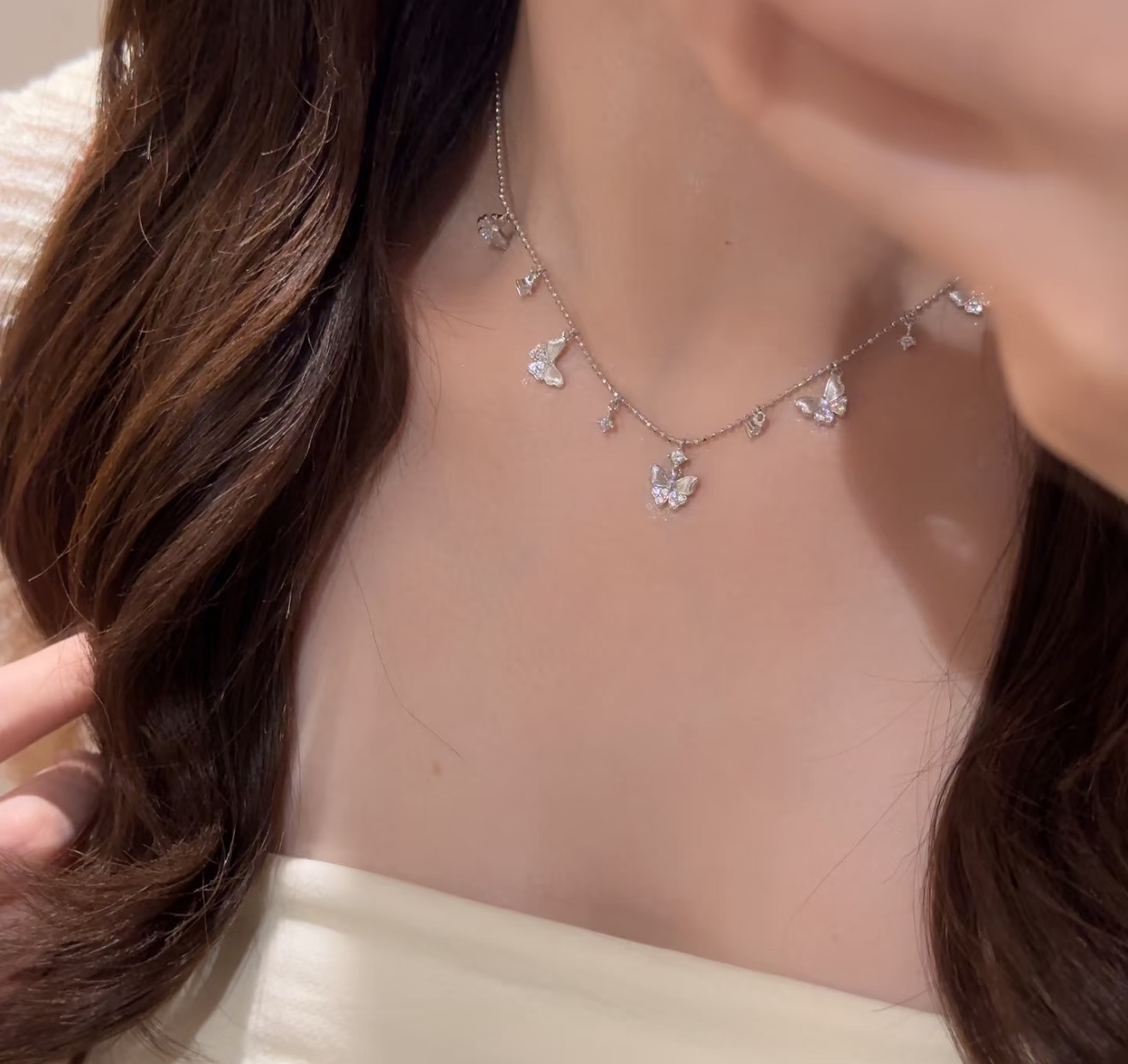 Hermès A6864 独立设计师款 中古风 小清新 拉丝 半钻蝴蝶 满天星项链 质感厚重 高端定制 S925纯银材质 妥妥的 名媛 单品 搭配各色礼裙连衣裙正装 电镀厚金 铂金色 纯银项链